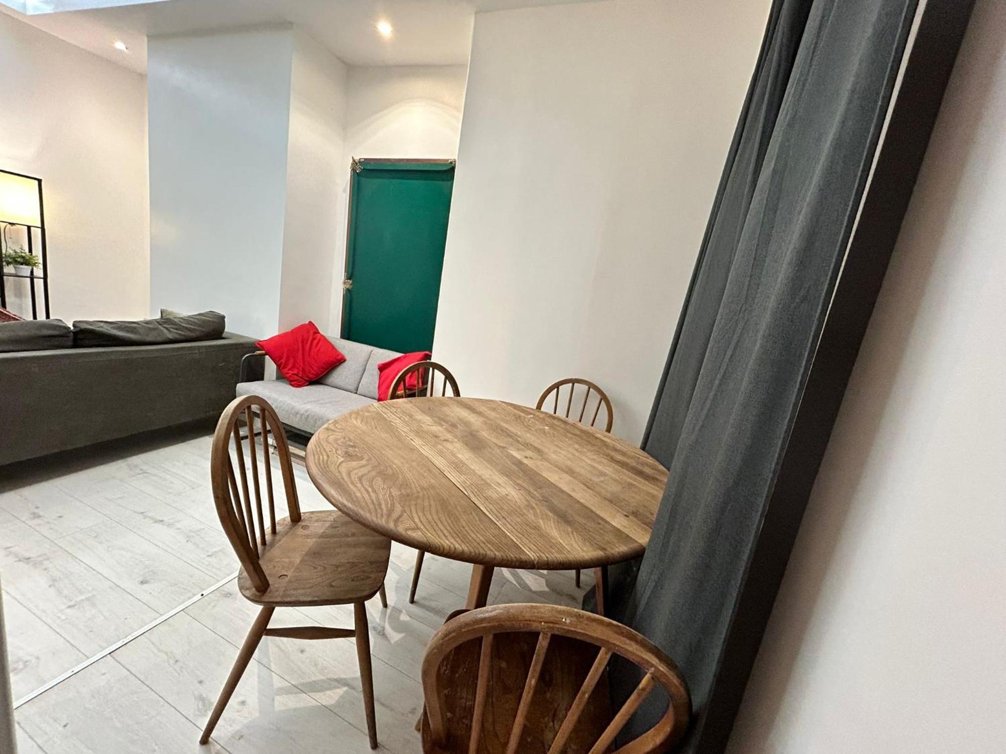 Apartment 2 Bedroom Flat Wembley
