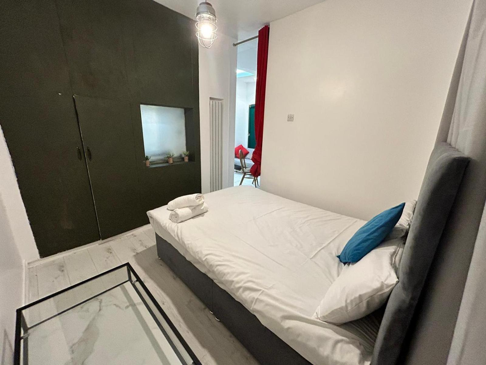2 Bedroom Flat Wembley * London