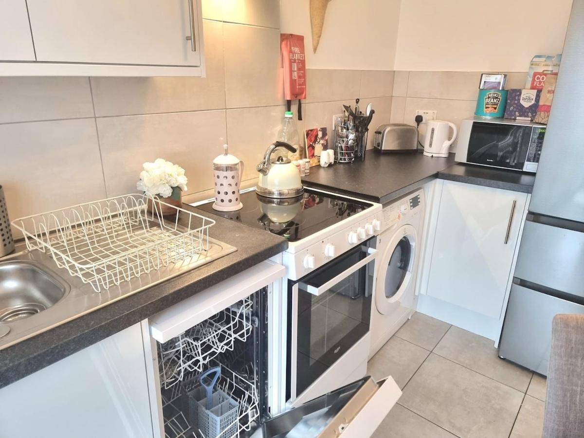 2bed 2bath 8min To Bridge Apartment London