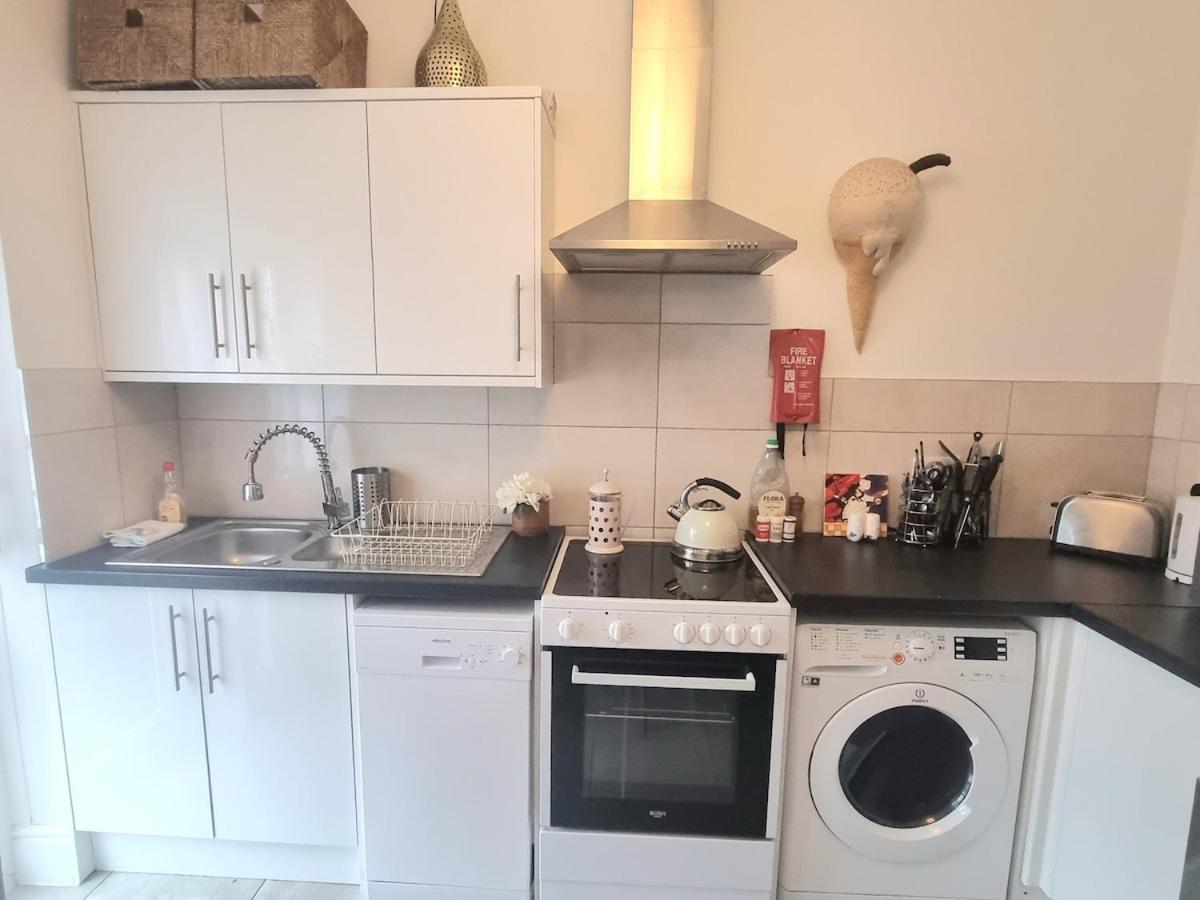 2bed 2bath 8min To Bridge London
