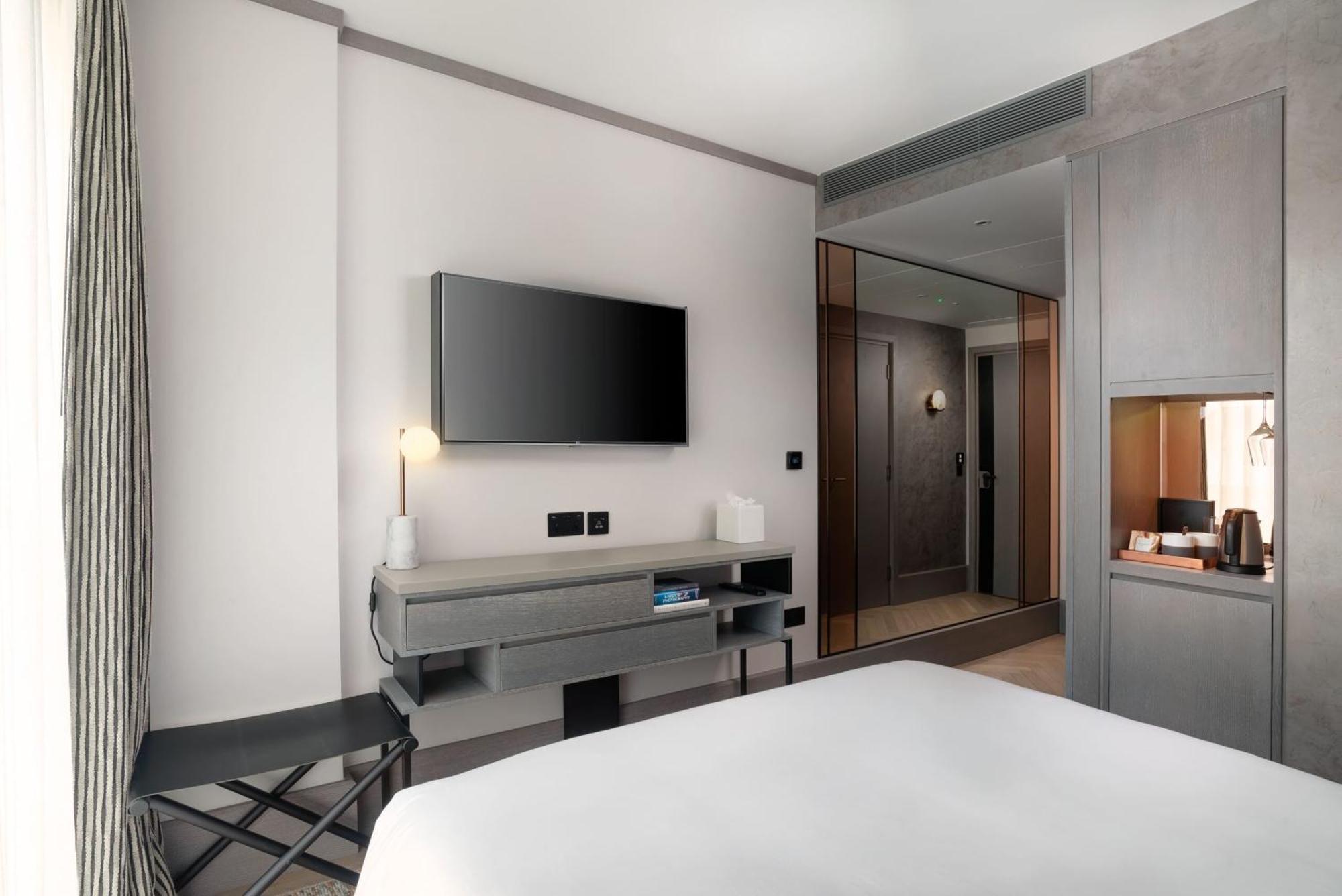 Hart Shoreditch London, Curio Collection By Hilton