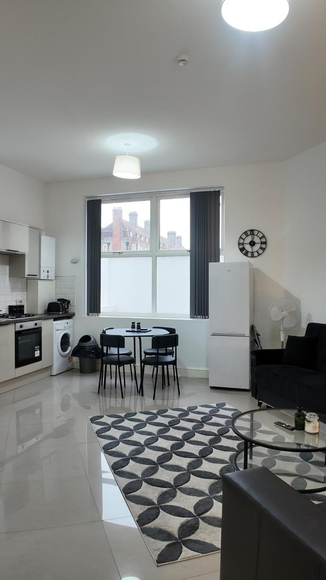 Spacious 2 Bed With Patio In Camden Wr201 Apartment *