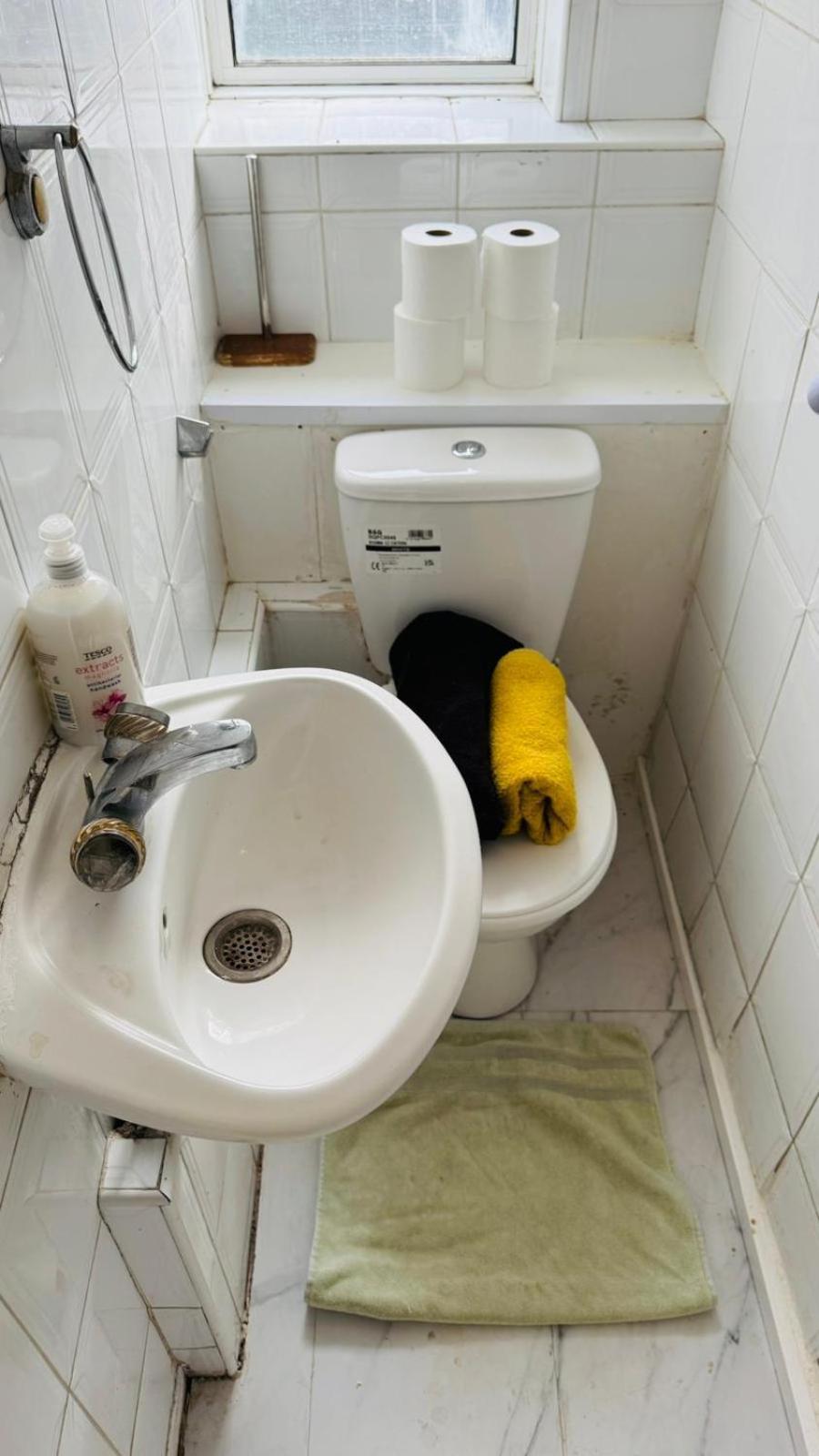 Edgware Road Private *
