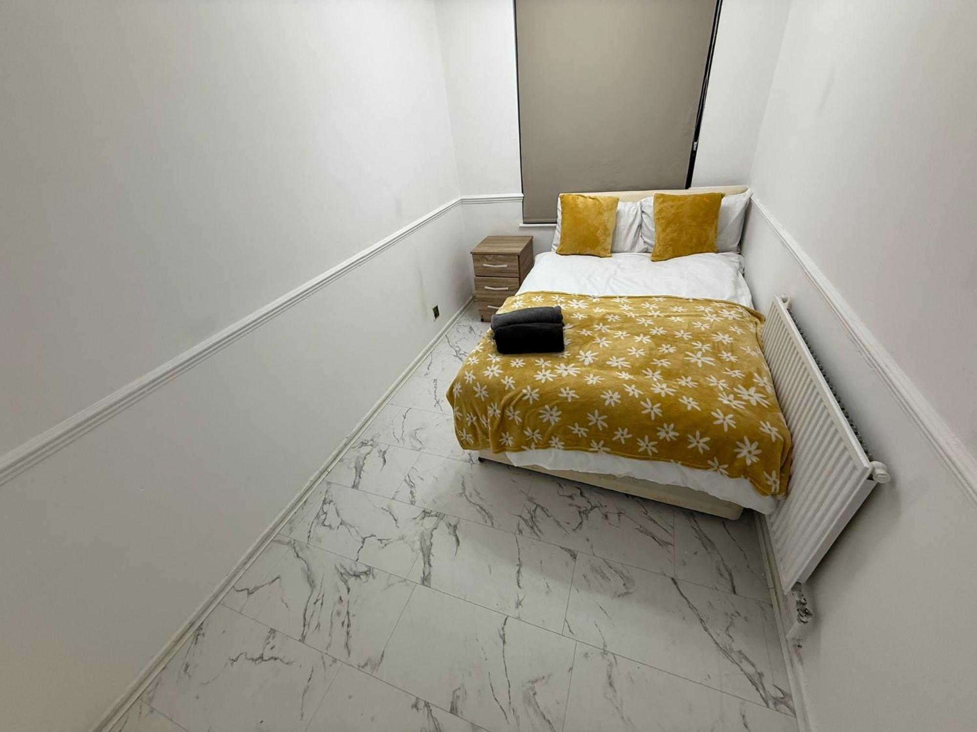 Edgware Road Private * London