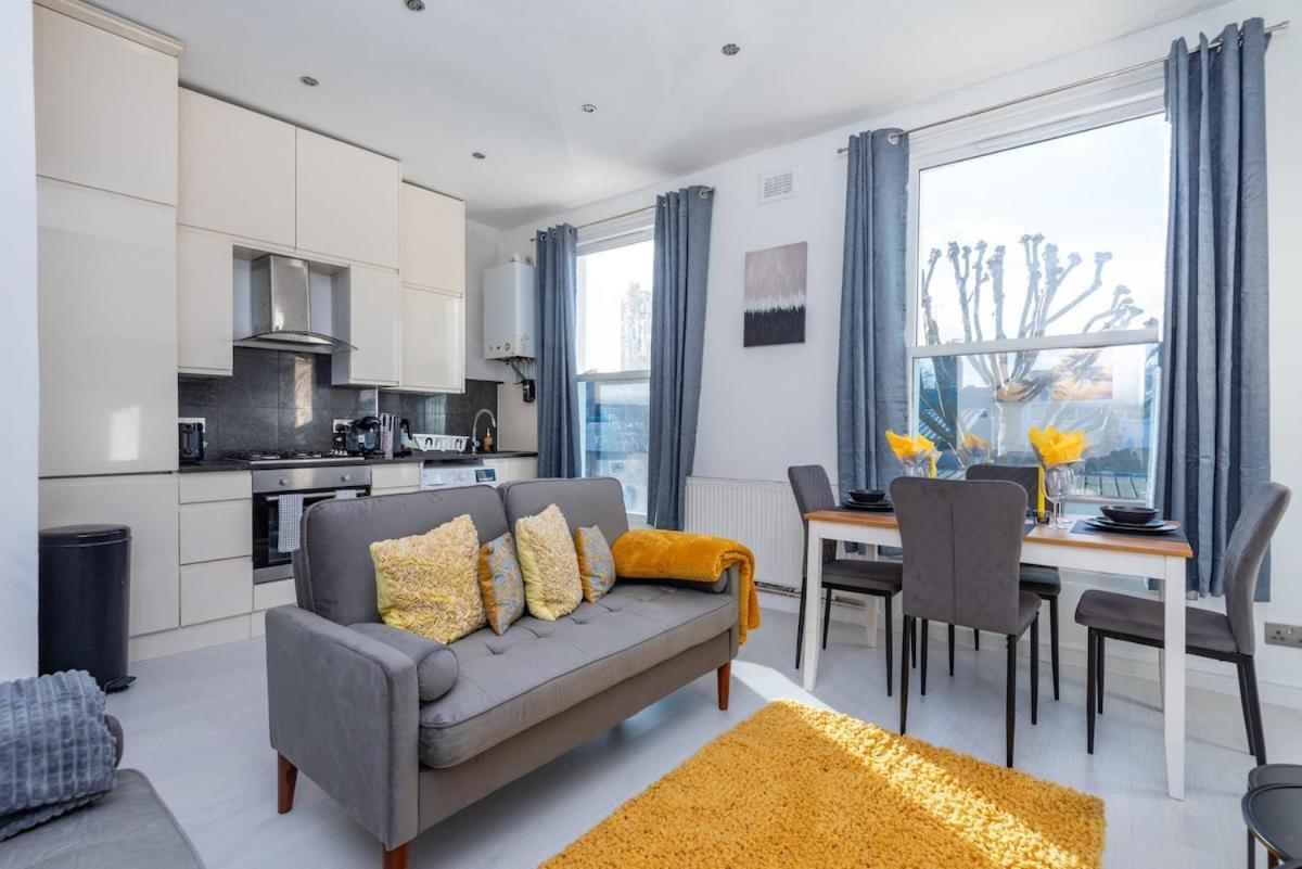 Comfy Flat Near Portobello Road Apartment