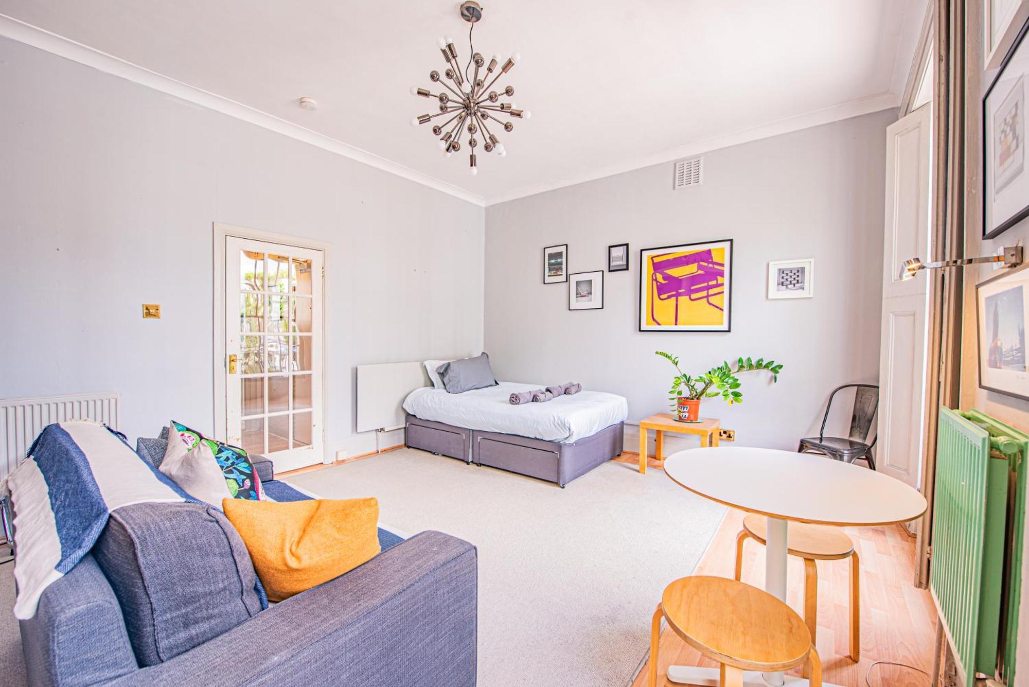 Picturesque Flat In Camden Town London