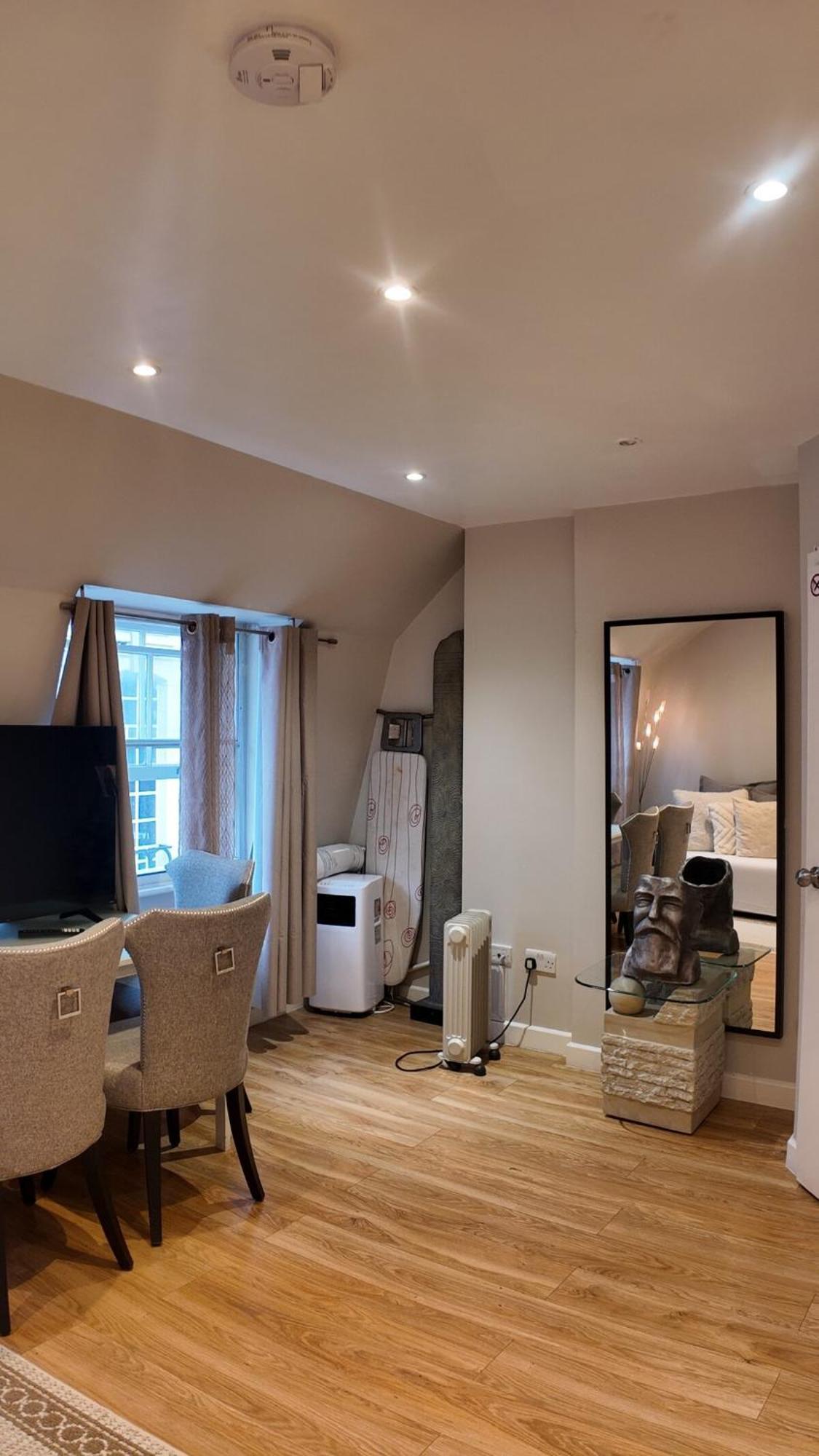 3 Bhk Haymarket Leicester Square Soho Hy04 Apartment