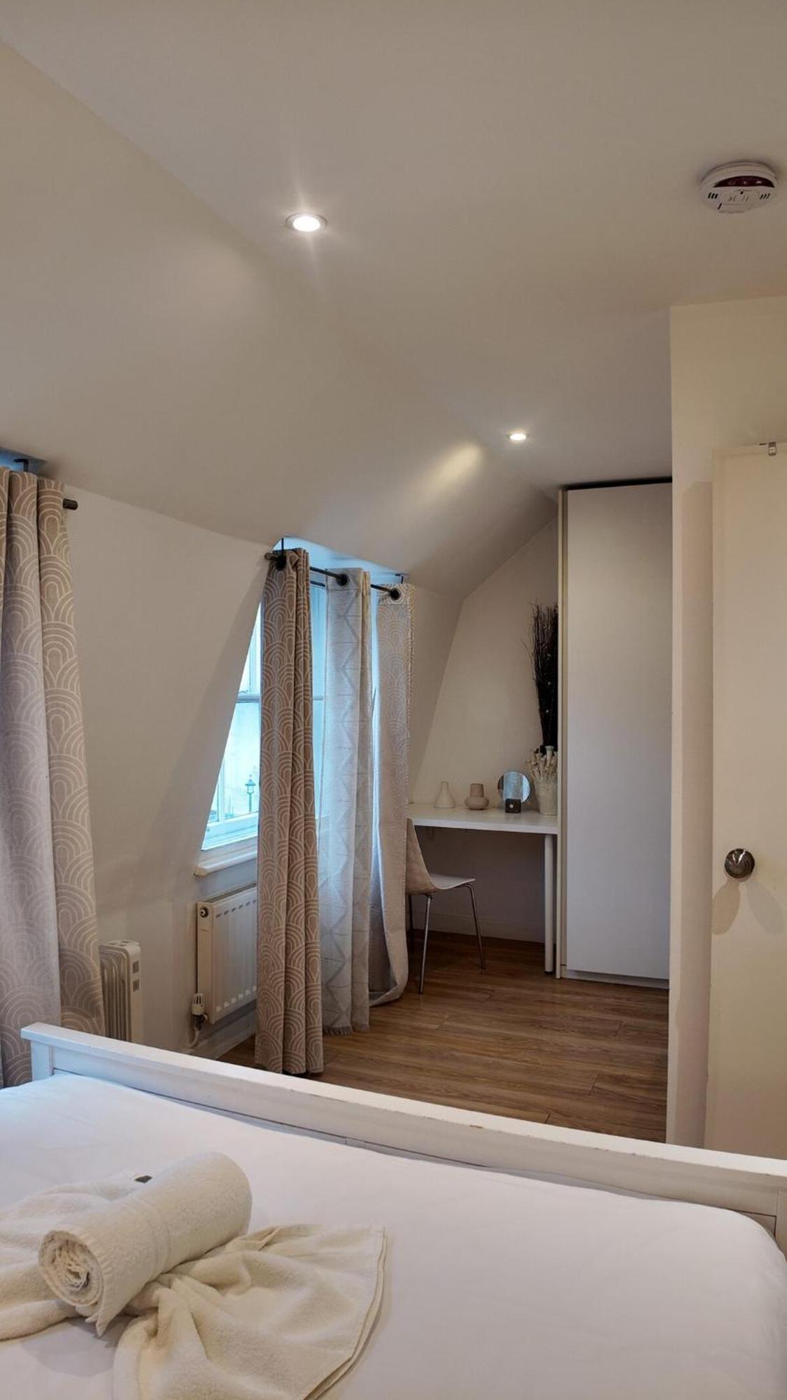 Apartment 3 Bhk Haymarket Leicester Square Soho Hy04 *