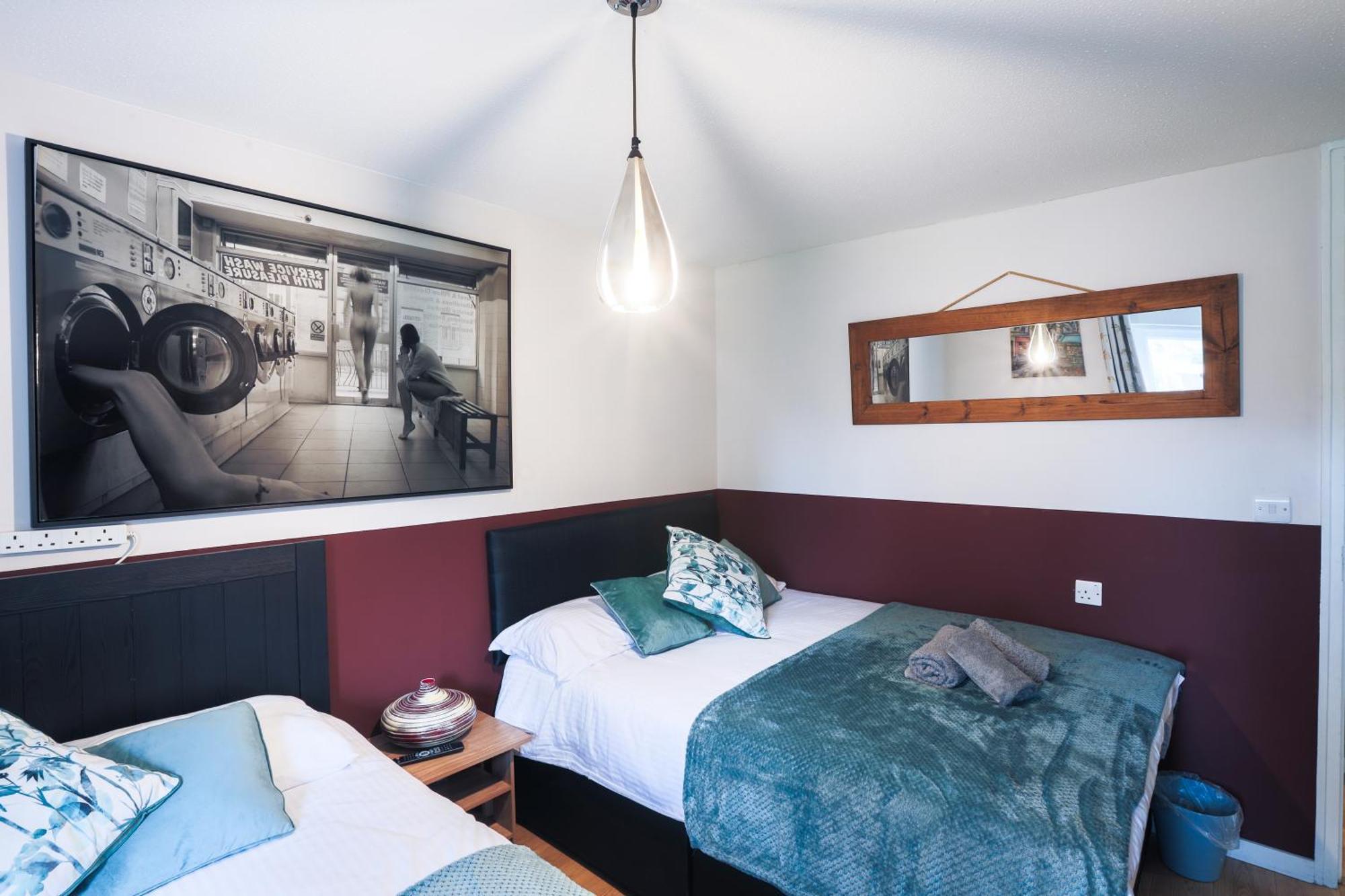 Apartment 20 Percent Off May- Mobilerate Offers-Genius Offers-Londonbridge City Apartment W Free Parking-Wifi-Sleeps 7-4Bd-Location-Family! *