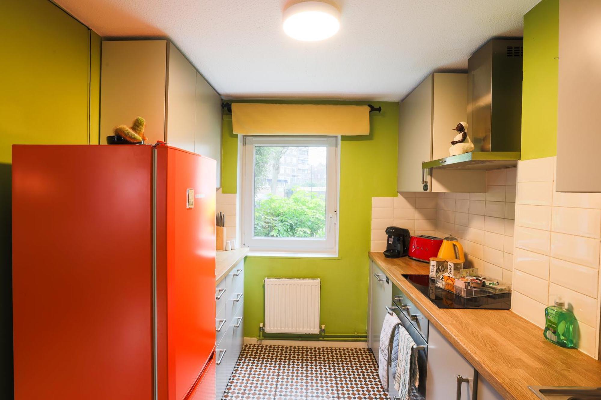 20 Percent Off May- Mobilerate Offers-Genius Offers-Londonbridge City Apartment W Free Parking-Wifi-Sleeps 7-4Bd-Location-Family! *