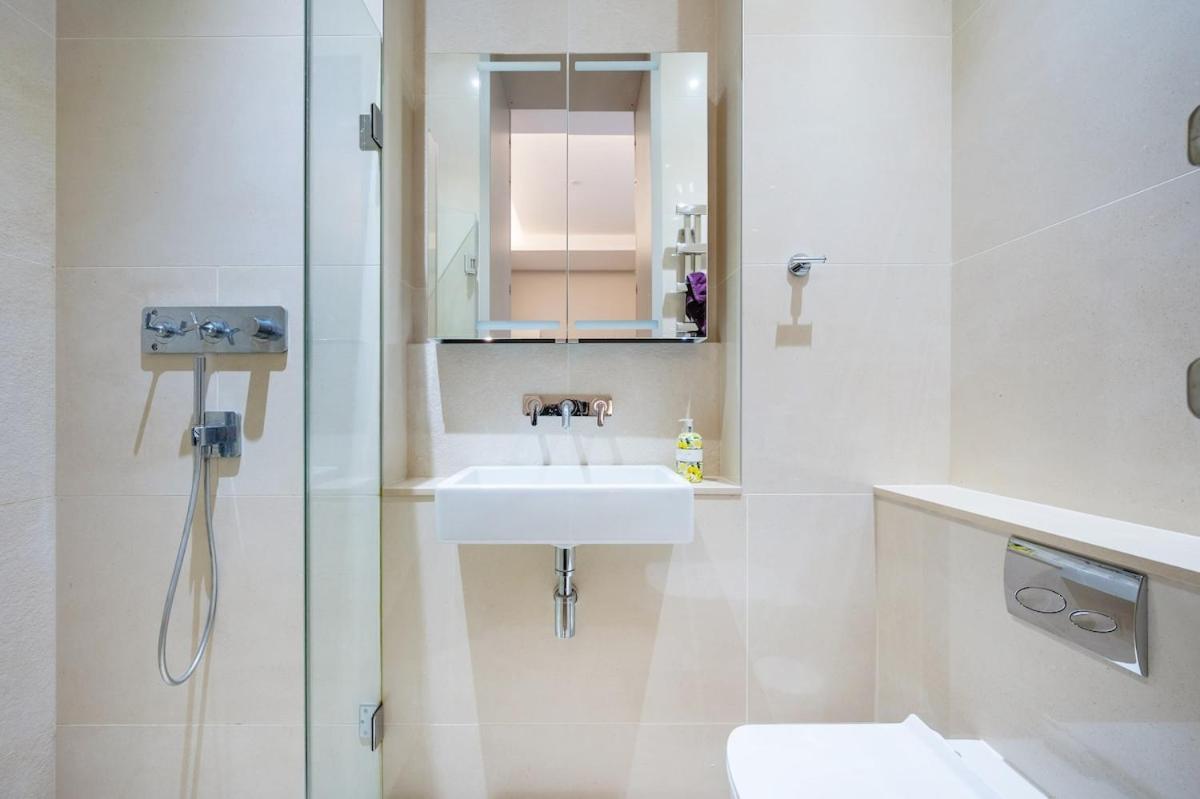 Three Bedroom, Leicester Square Duplex Holiday home *