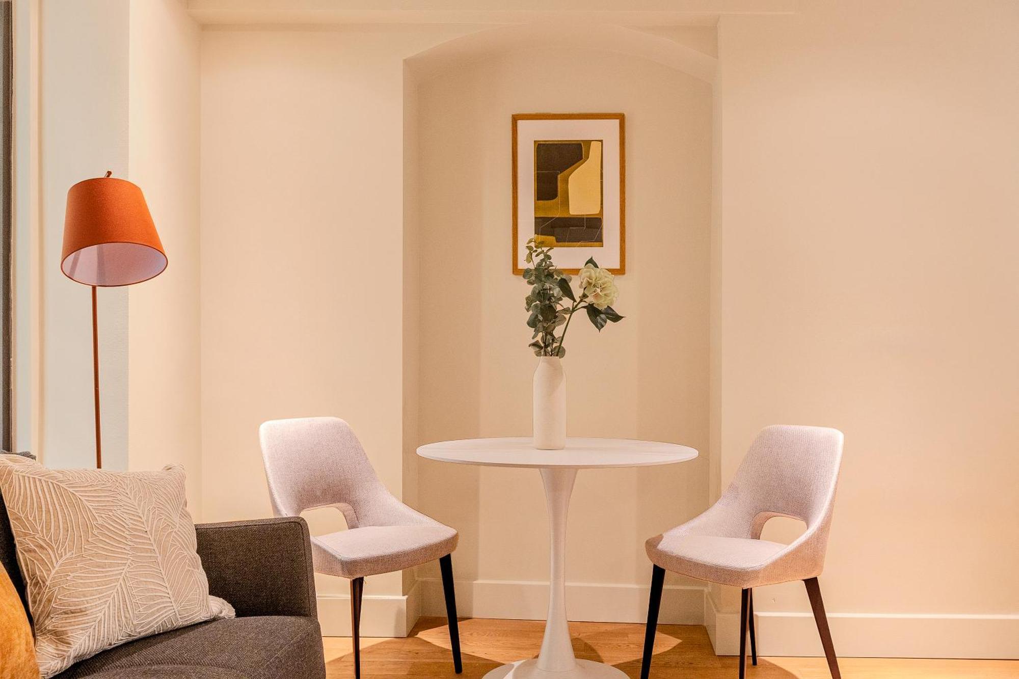 Modern 1br Duplex, 3 Min Blackfriars St! *