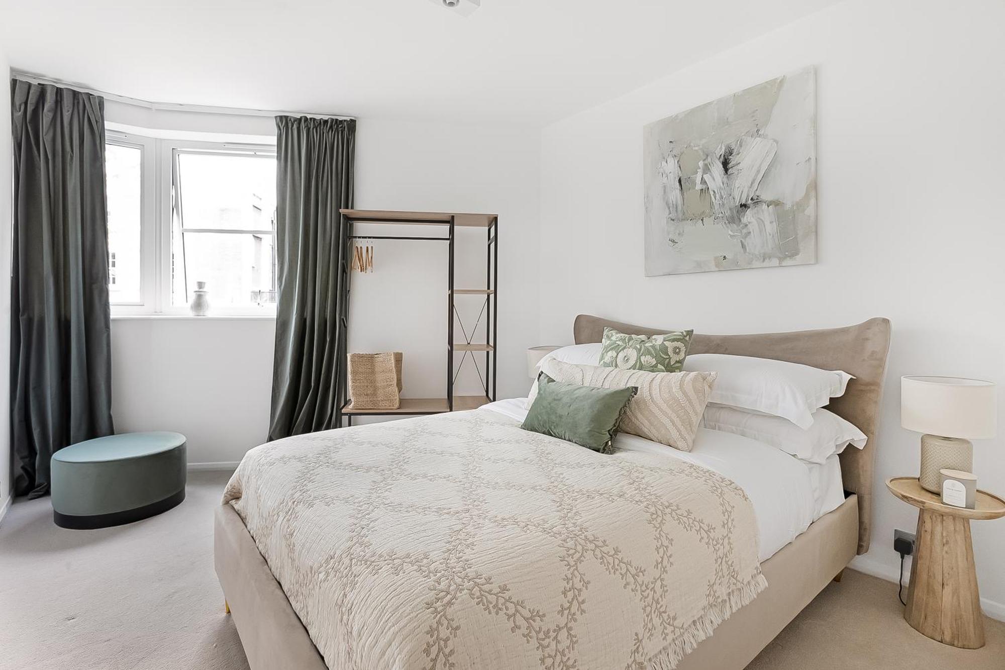 Notting Hill-opulent Bright Two Bedroom Apartment *