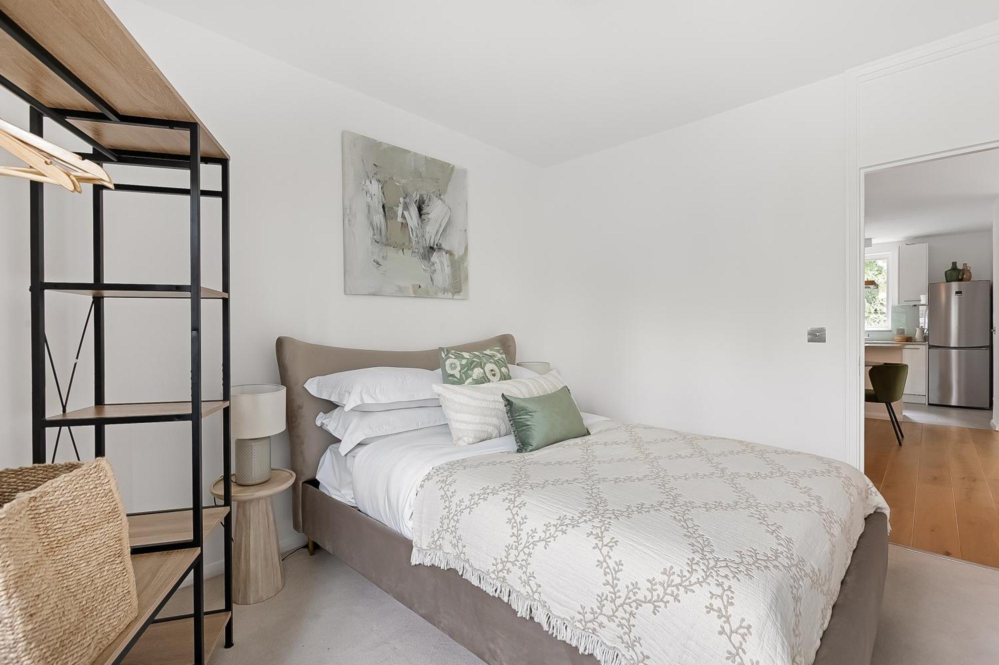 Notting Hill-opulent Bright Two Bedroom Apartment