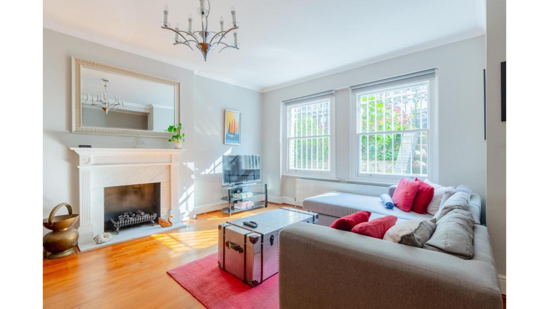 Sophisticated 2bd Flat With Patio West Kensington * London