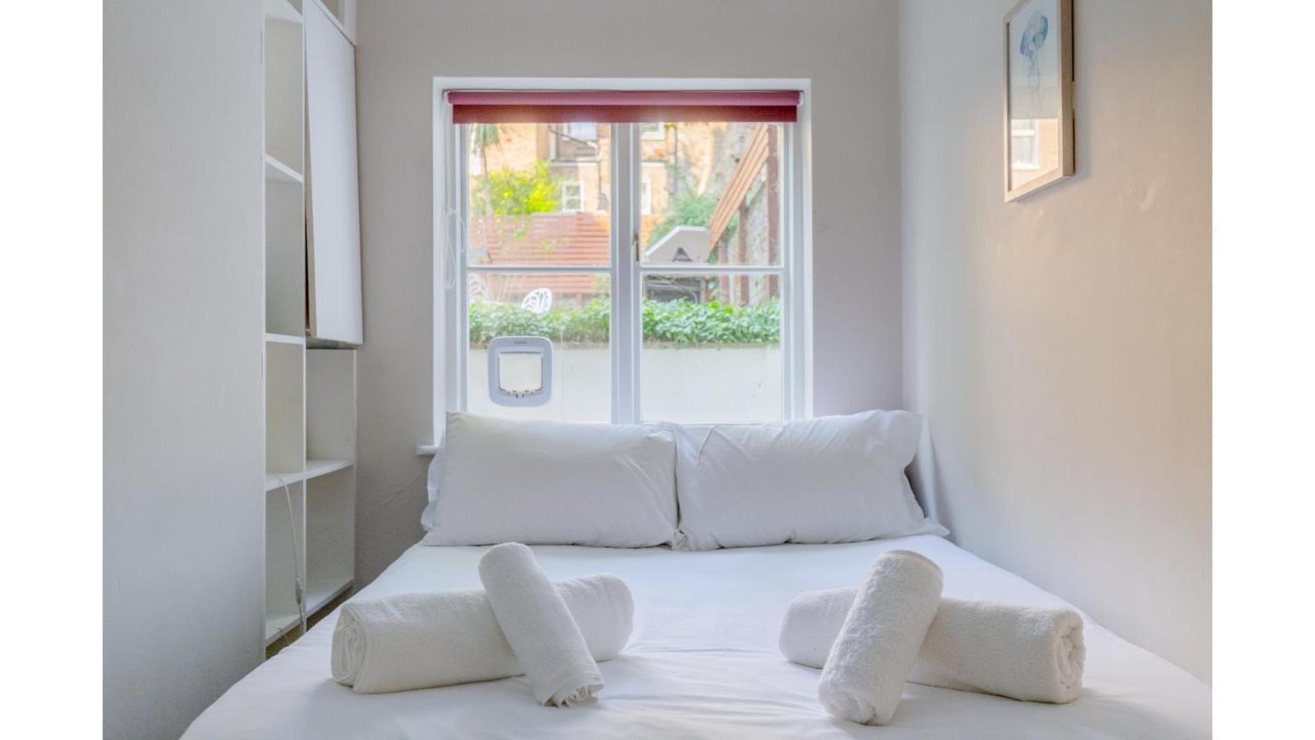 Sophisticated 2bd Flat With Patio West Kensington