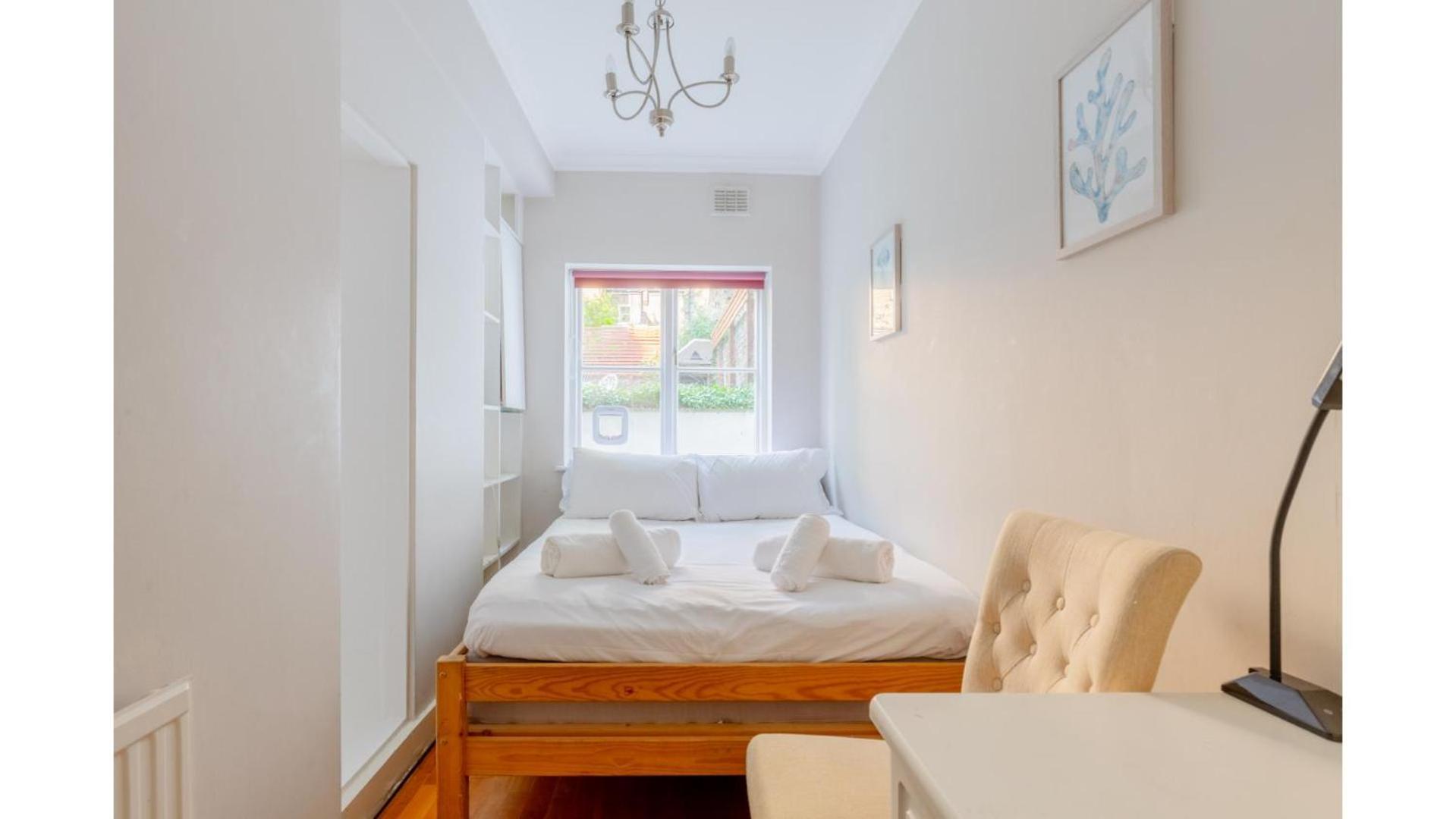 Sophisticated 2bd Flat With Patio West Kensington Apartment