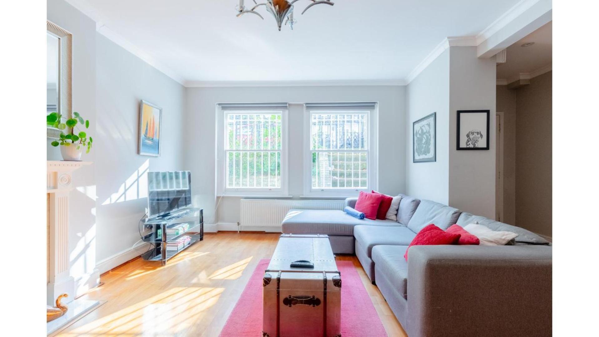 Sophisticated 2bd Flat With Patio West Kensington Apartment