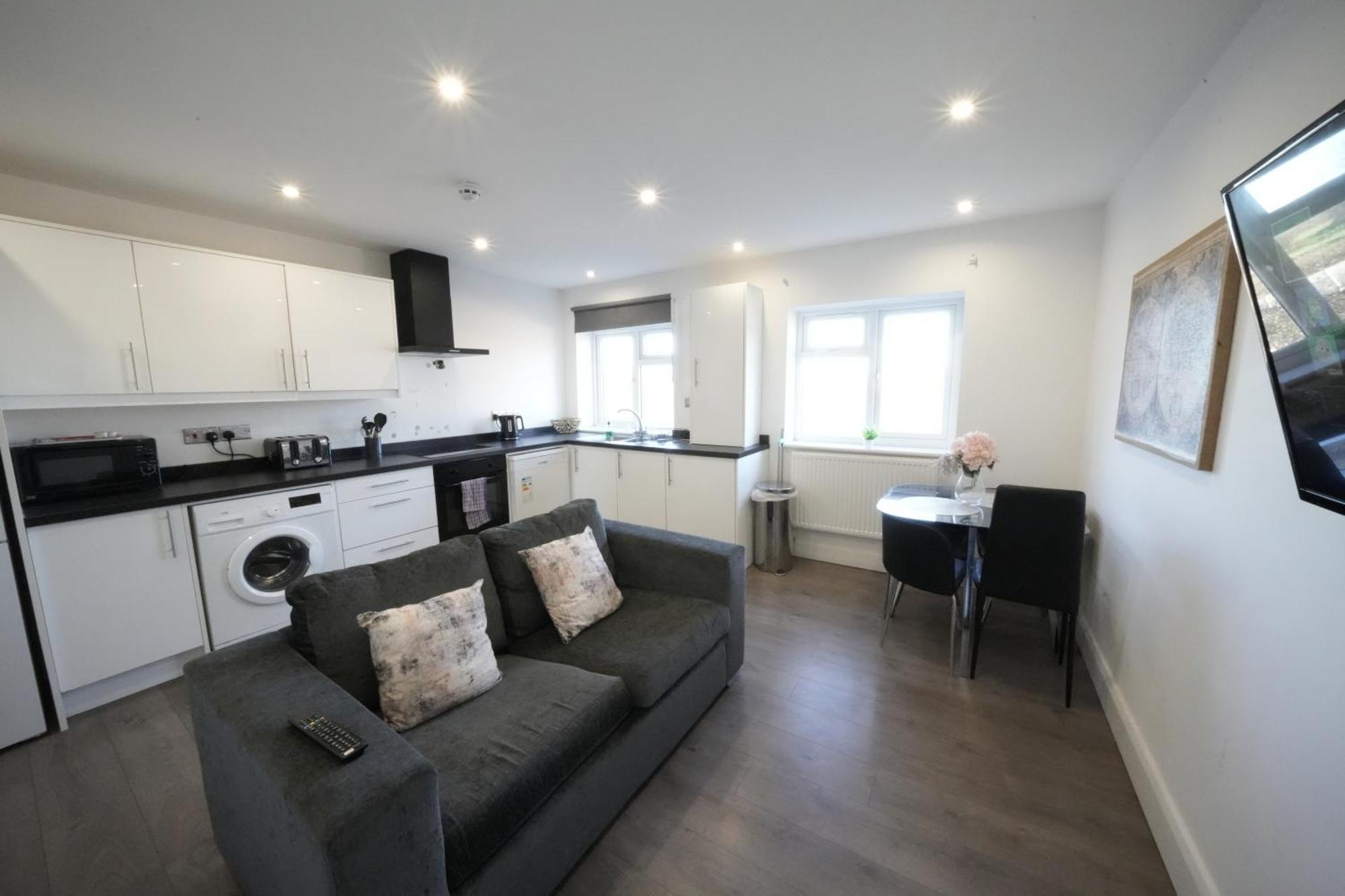 Apartment Hatton Apartments: Airport-adjacent With Free Parking And Underground Access London