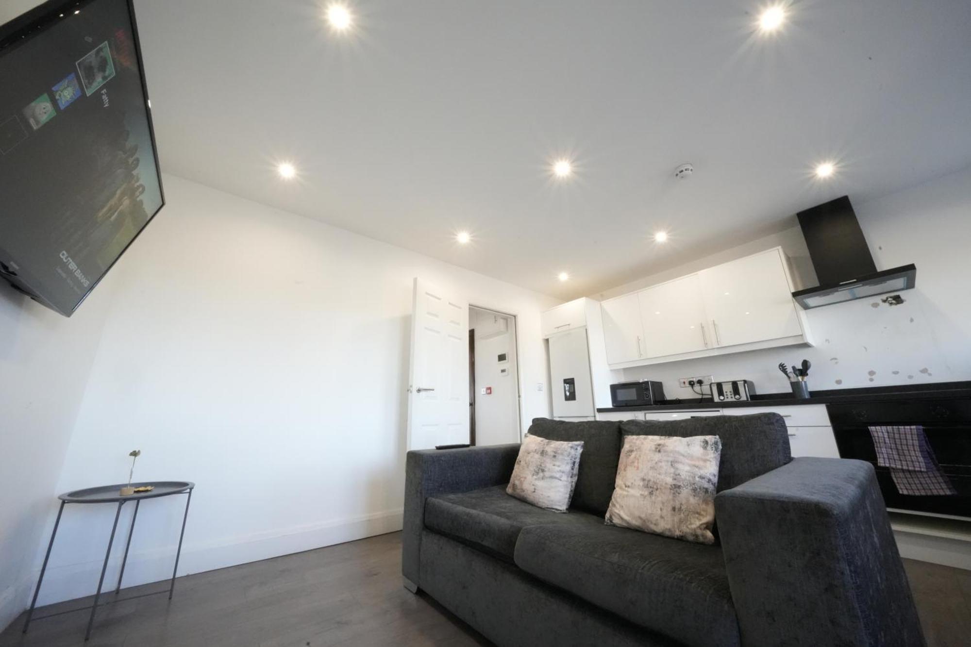 Hatton Apartments: Airport-adjacent With Free Parking And Underground Access London