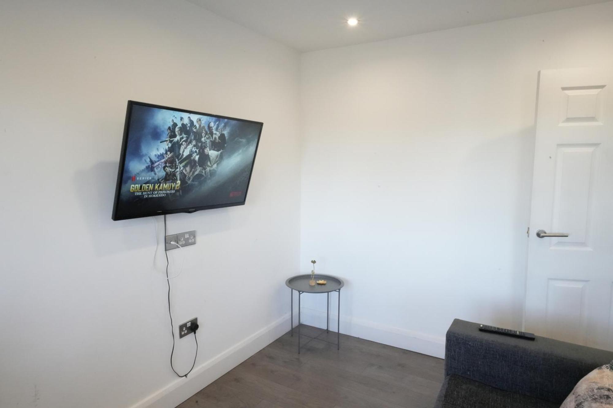 Hatton Apartments: Airport-adjacent With Free Parking And Underground Access Apartment *