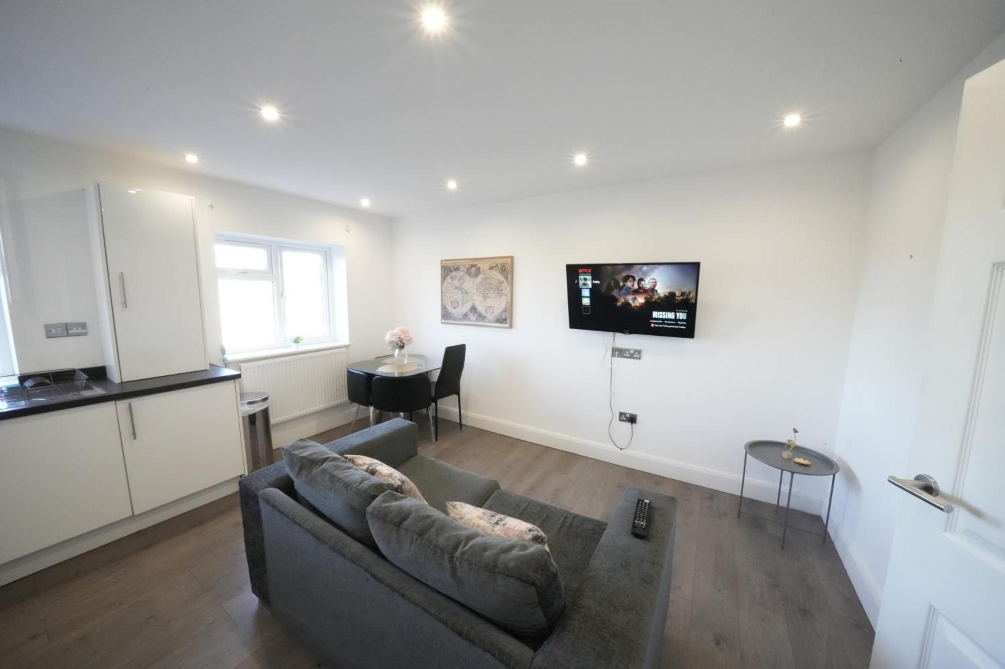 Apartment Hatton Apartments: Airport-adjacent With Free Parking And Underground Access London