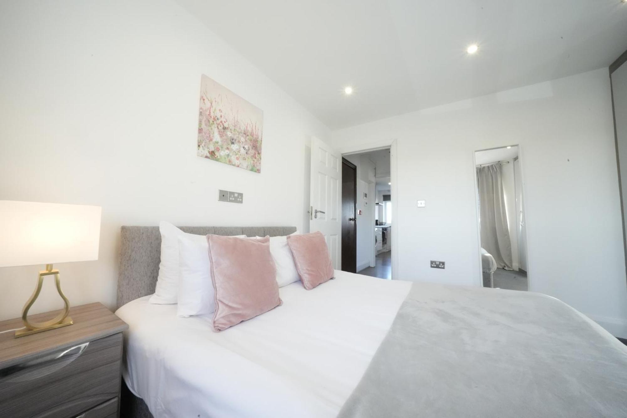 Hatton Apartments: Airport-adjacent With Free Parking And Underground Access Apartment