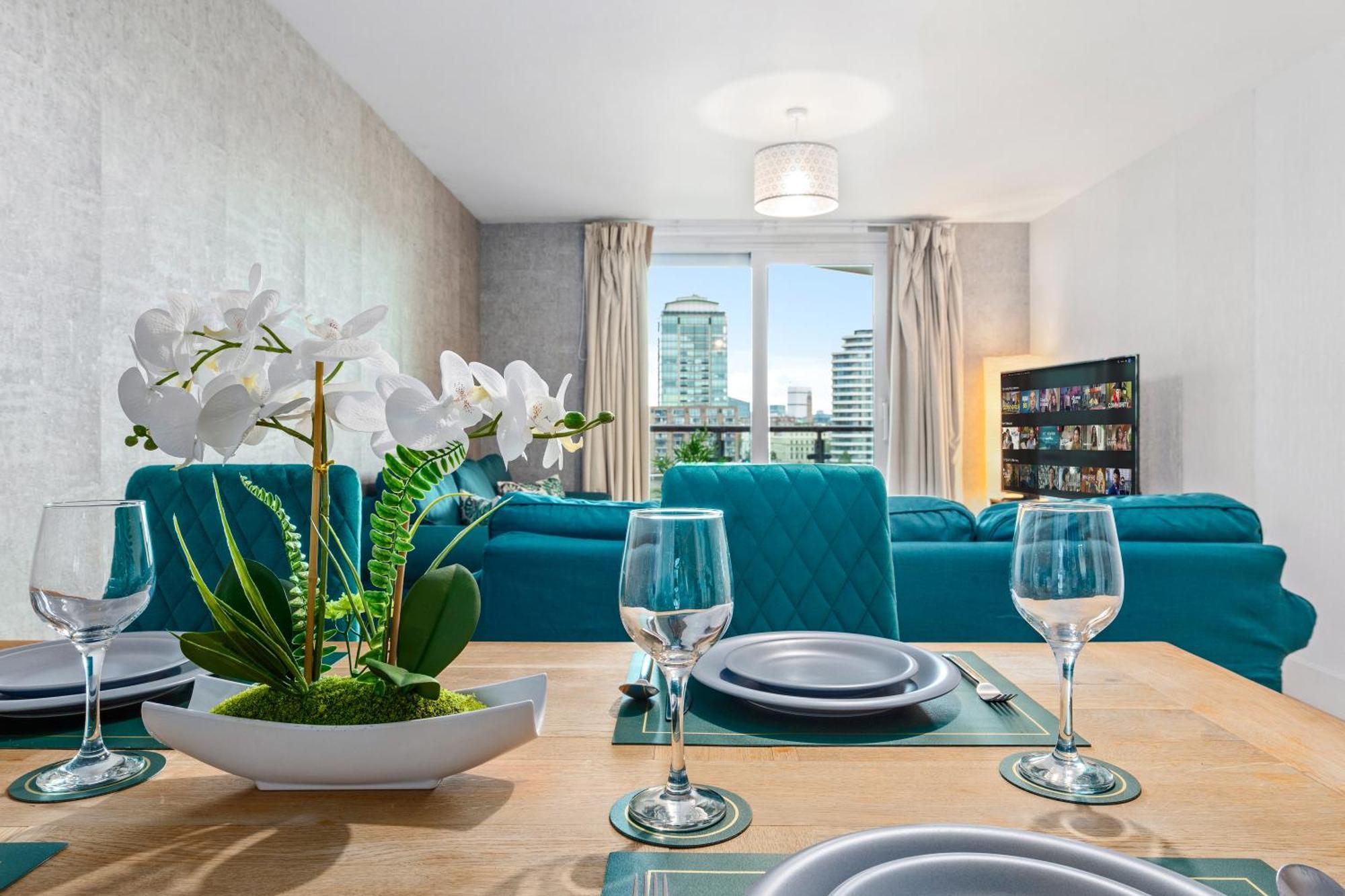 Apartment St, George Wharf Vauxhall Bridge Large 2bedrooms With River View Panoramic Balcony