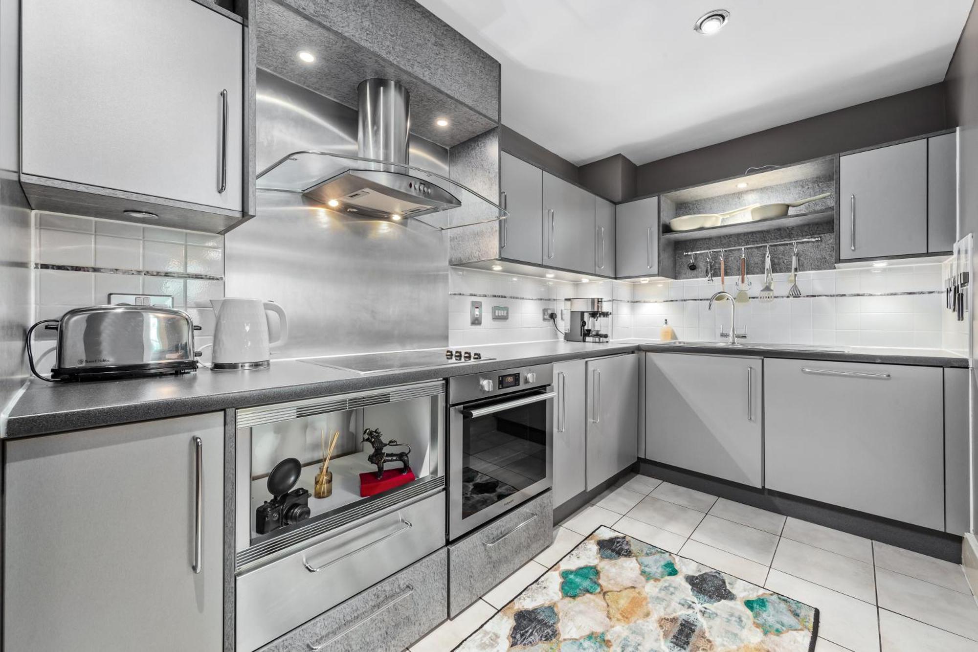 Apartment St, George Wharf Vauxhall Bridge Large 2bedrooms With River View Panoramic Balcony