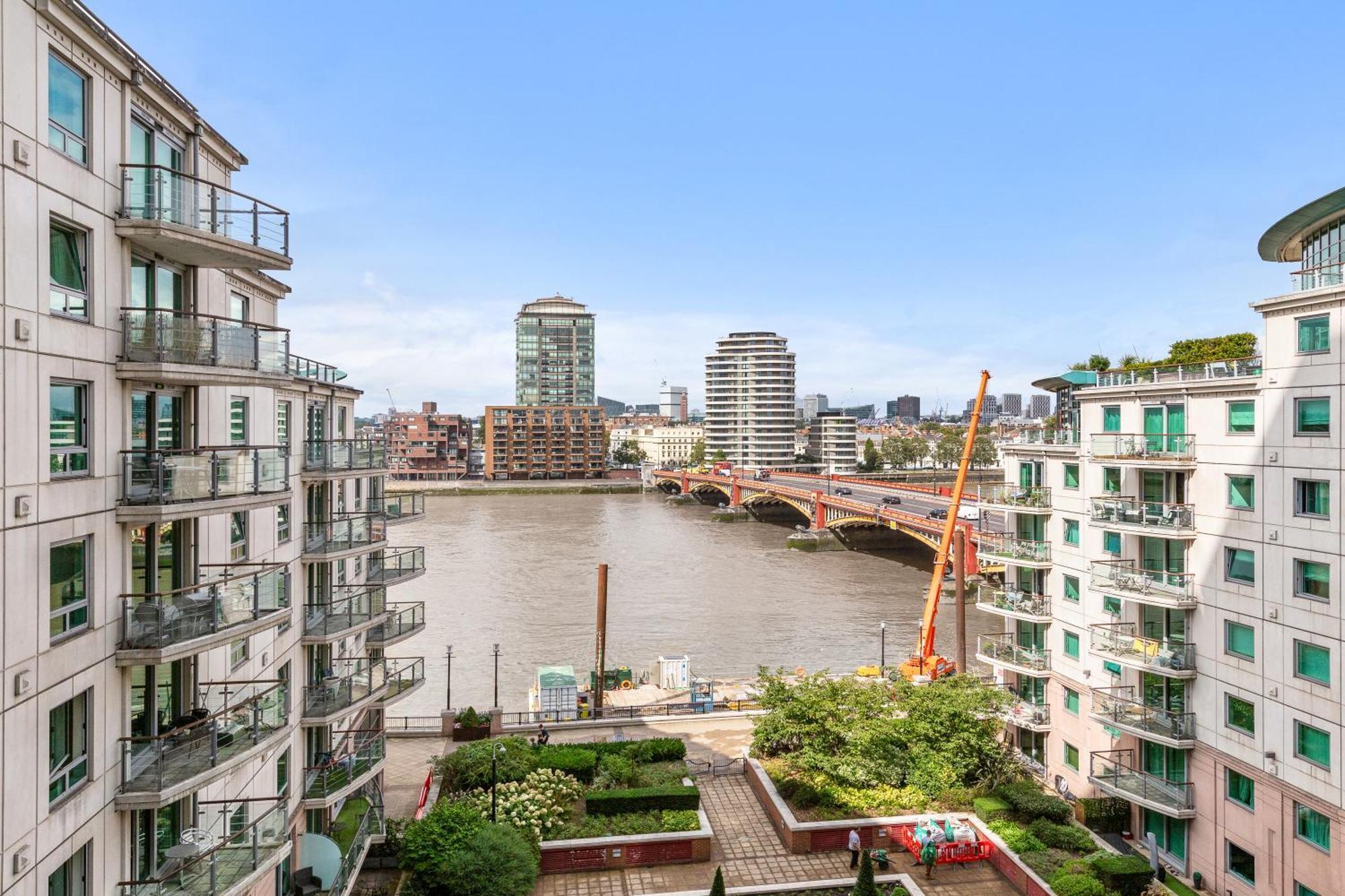 St, George Wharf Vauxhall Bridge Large 2bedrooms With River View Panoramic Balcony Apartment *
