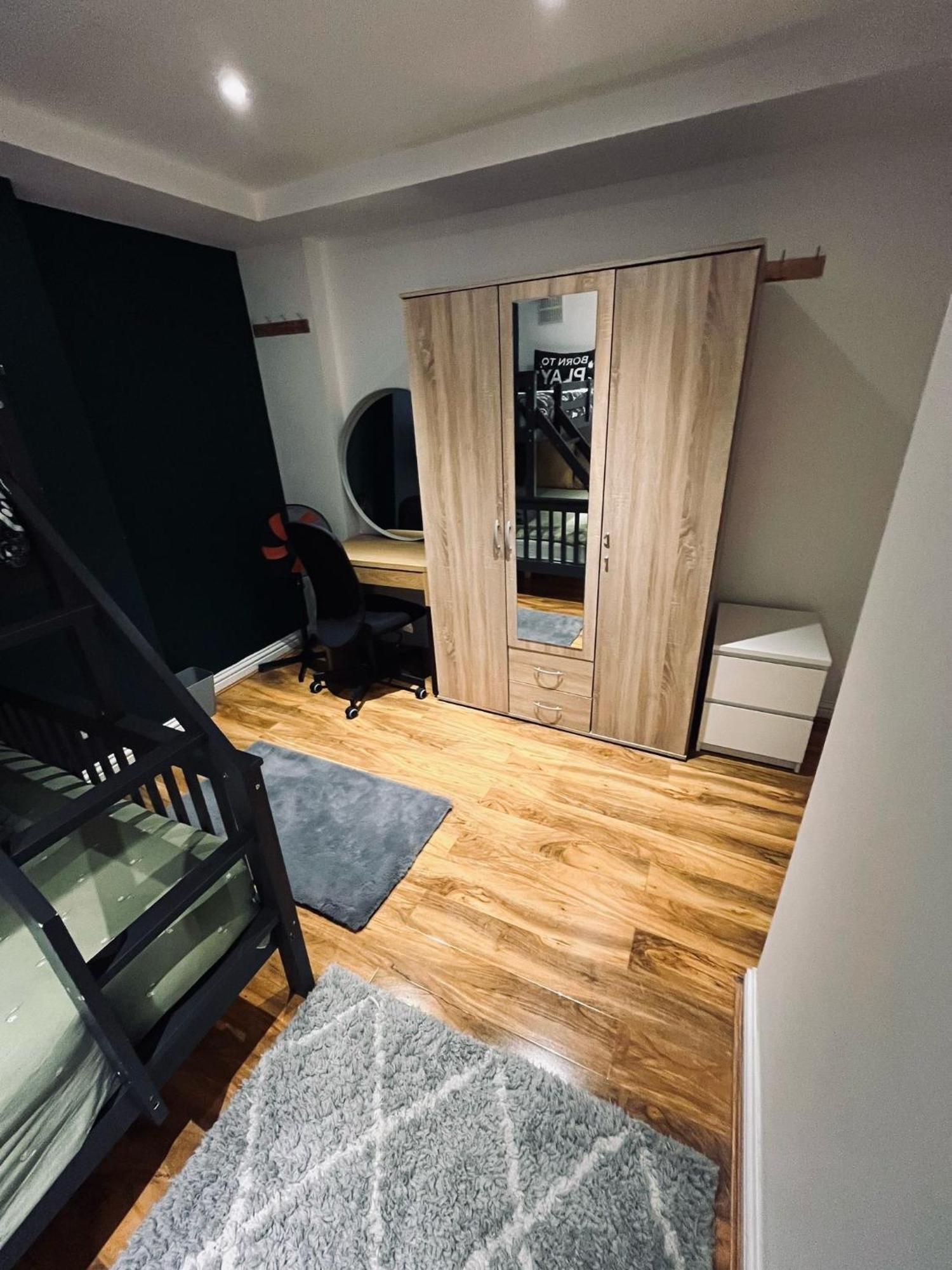 Kensington Guest 98 *