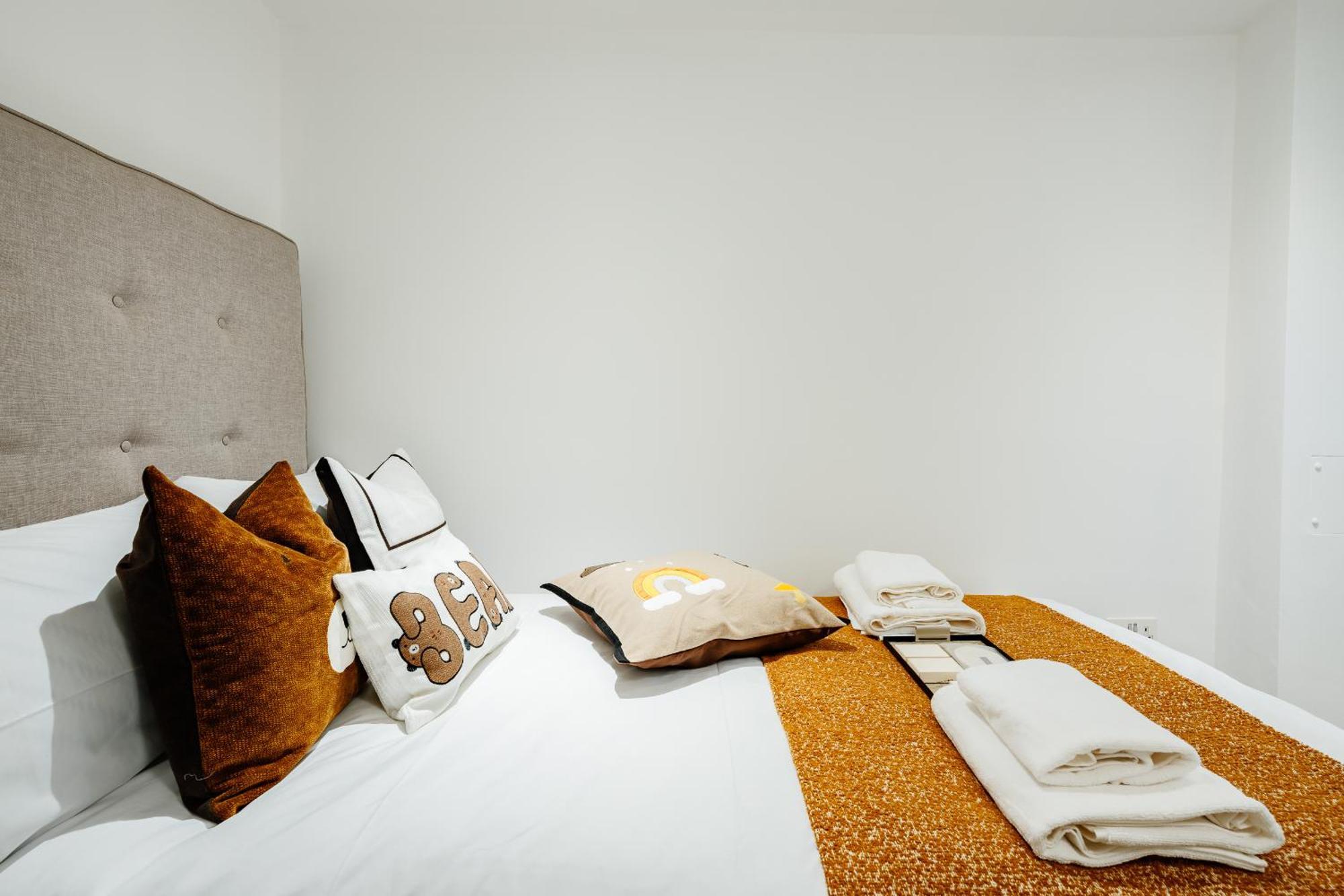 Villa Luxury 3brs Home, Spacious And Cozy In Victoria *