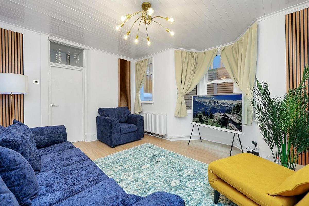 The Townhouse By Harlington * London