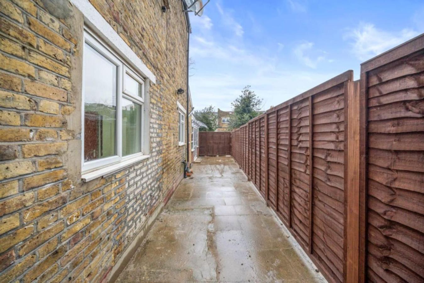 Spacious One Bedroom Flat Free Parking London