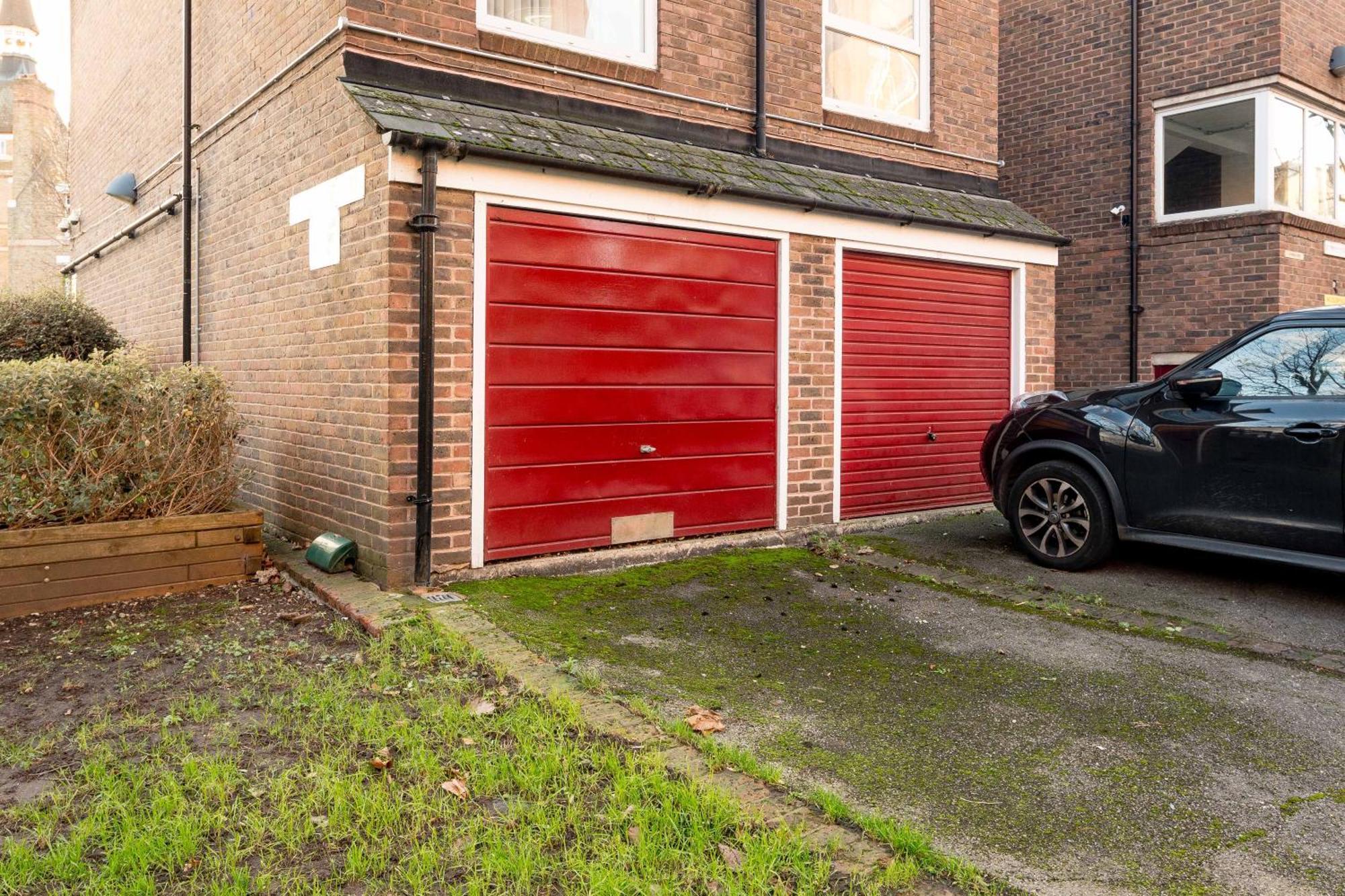 20 Percent Off May- Mobilerate Offers-Genius Offers-Londonbridge City Apartment W Free Parking-Wifi-Sleeps 7-4Bd-Location-Family! Apartment London