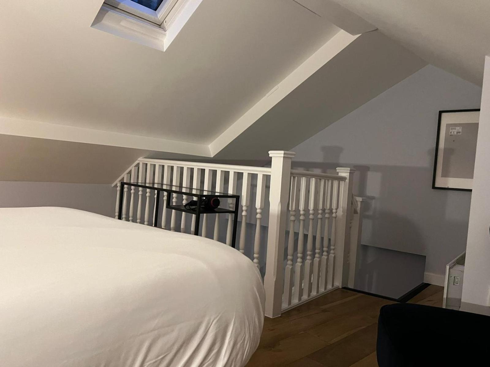 Leicester Square 1st Floor * London
