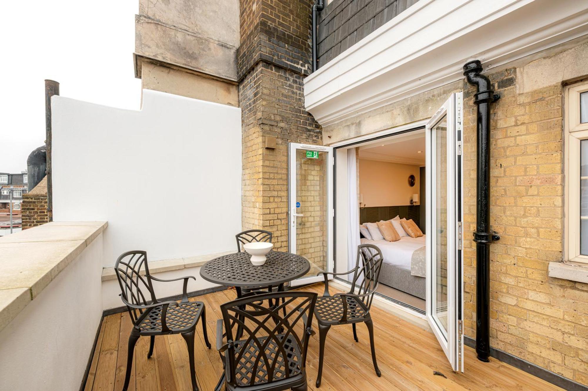 Fountain House Aparthotel 5*
