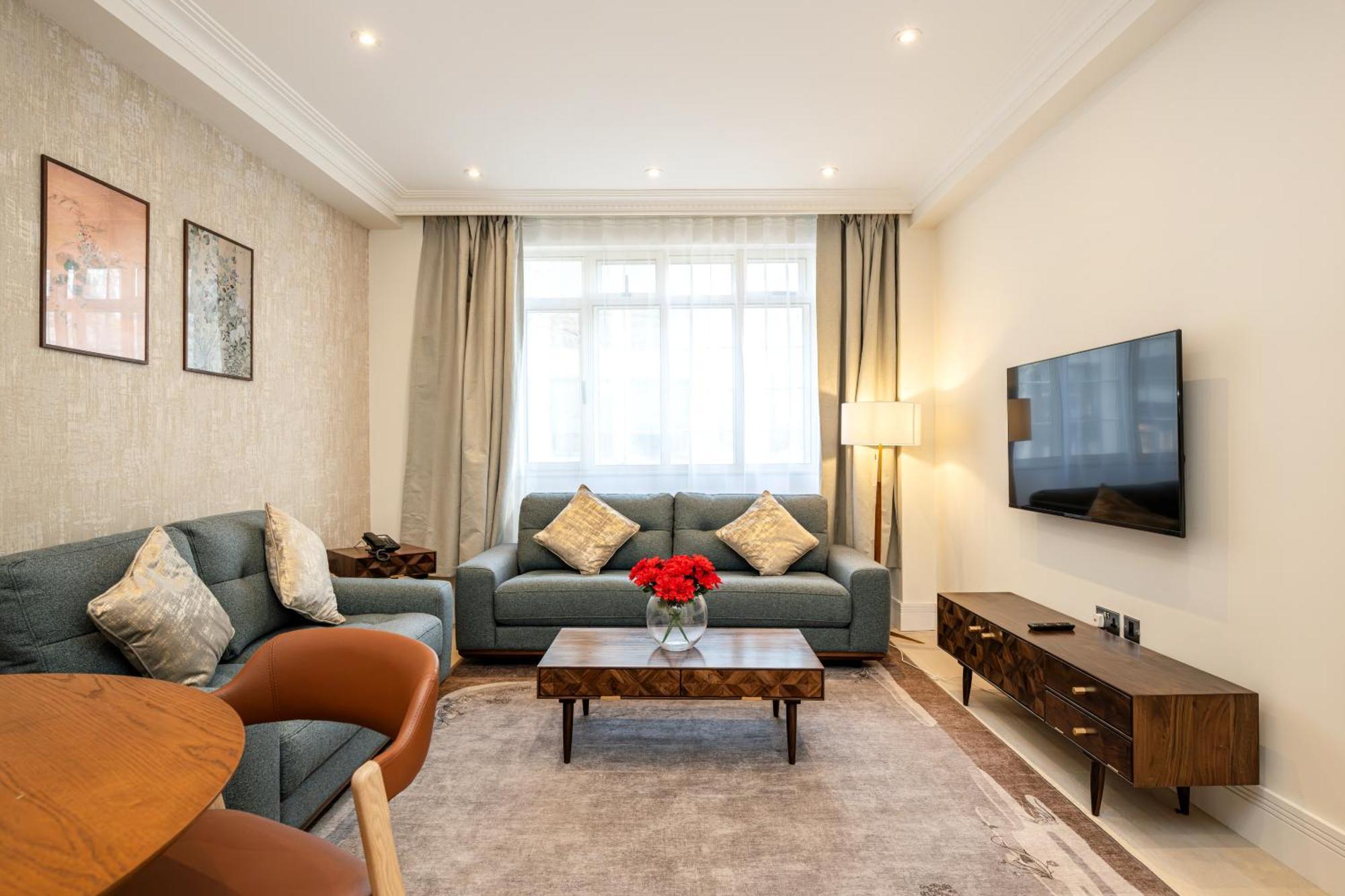 Fountain House Aparthotel 5*