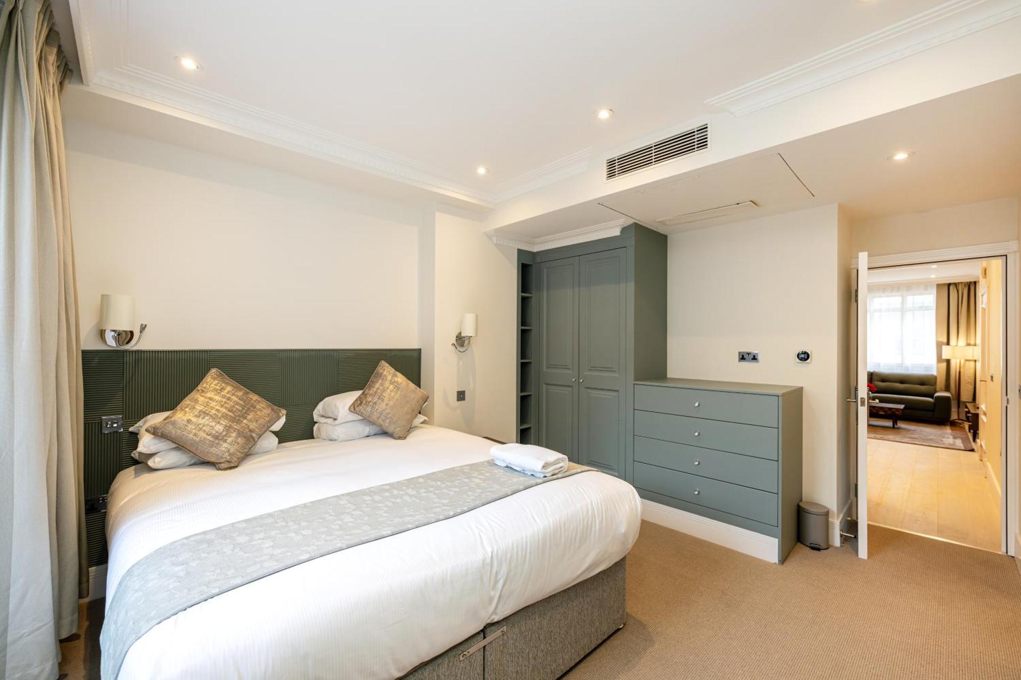 Fountain House Aparthotel 5*