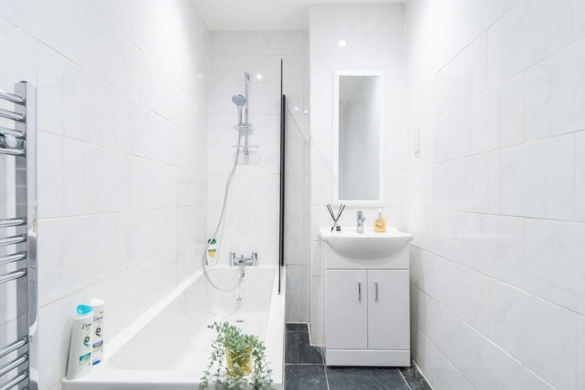Modern 2-bed In West Kensington * Londres
