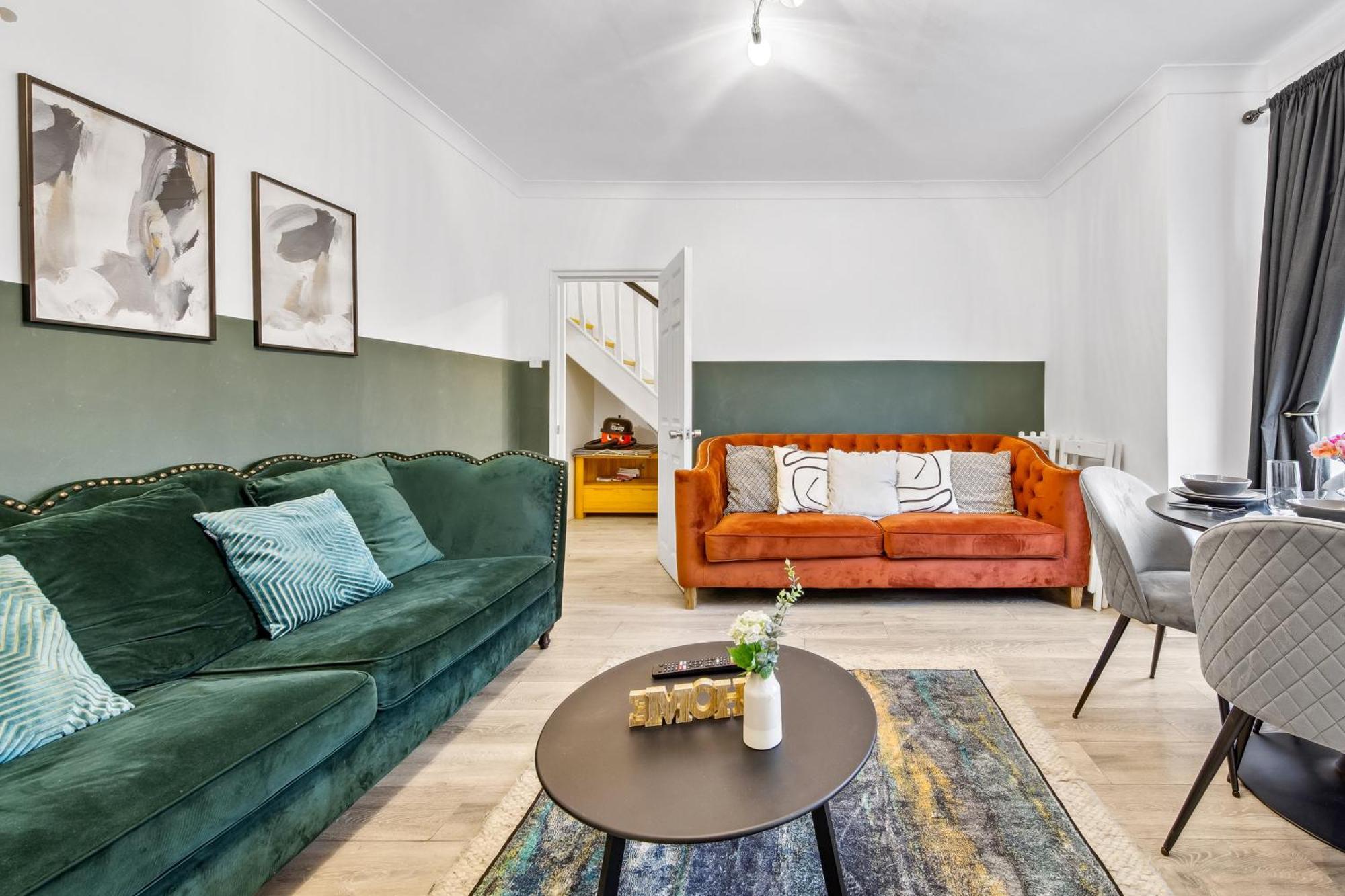Luxury Retreat - Sleeps 7 - Hot Tub - Jacuzzi Casa de férias Londres