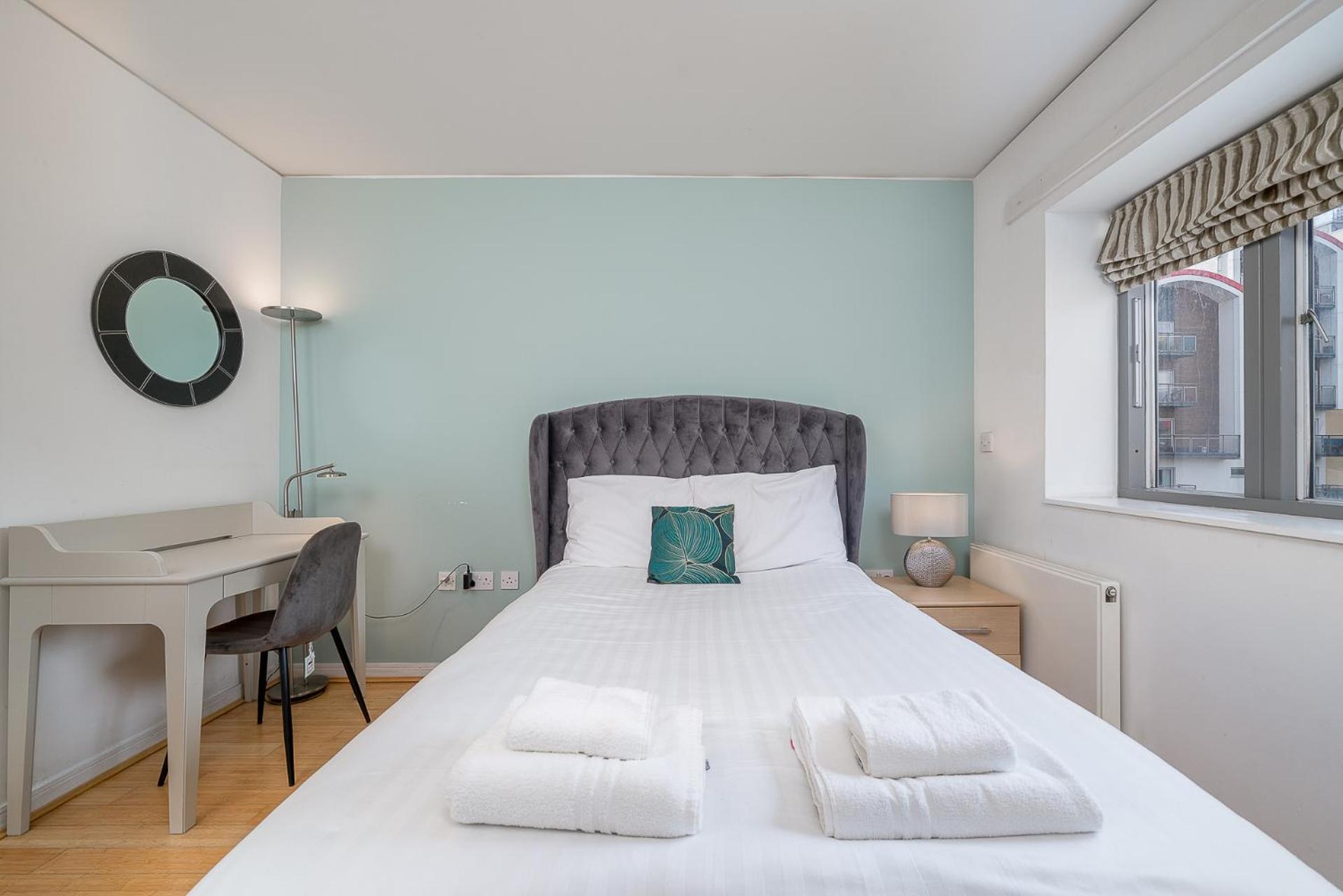 Apartment Lovely 3bd Flat, Parking, Sleeps Six Close To O2 London