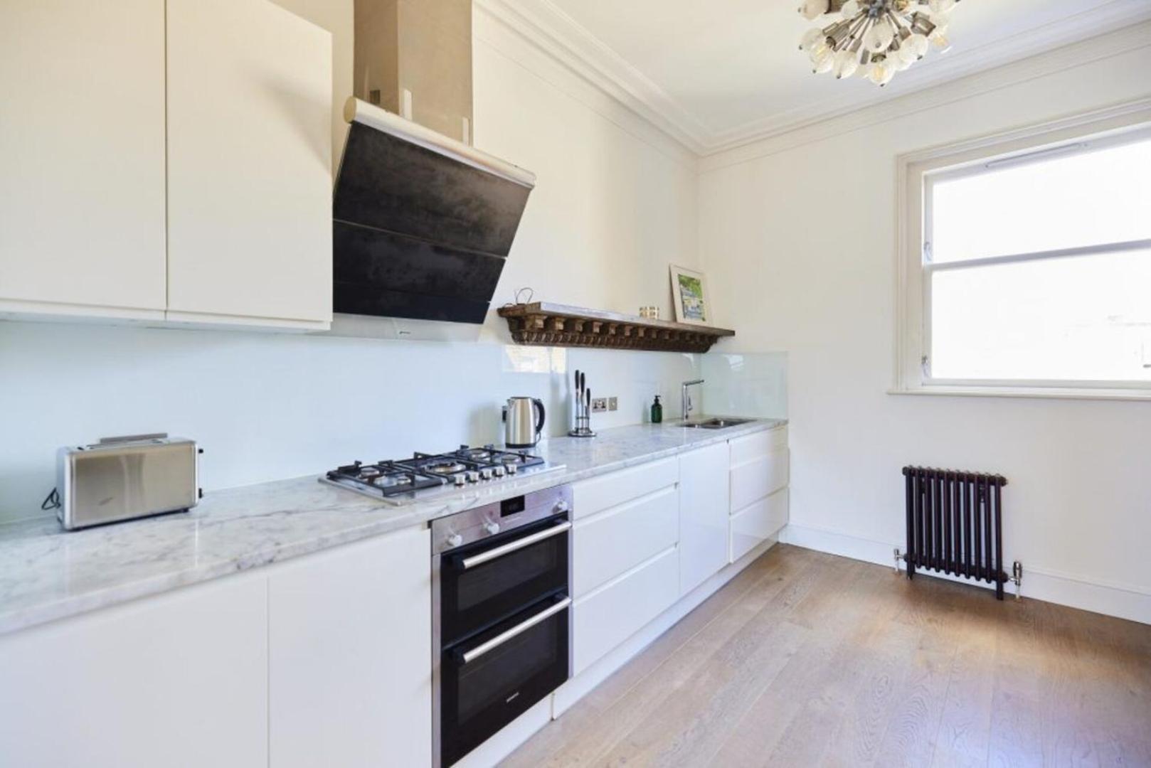 Stylish 3br With Private Patio In Maida Vale London