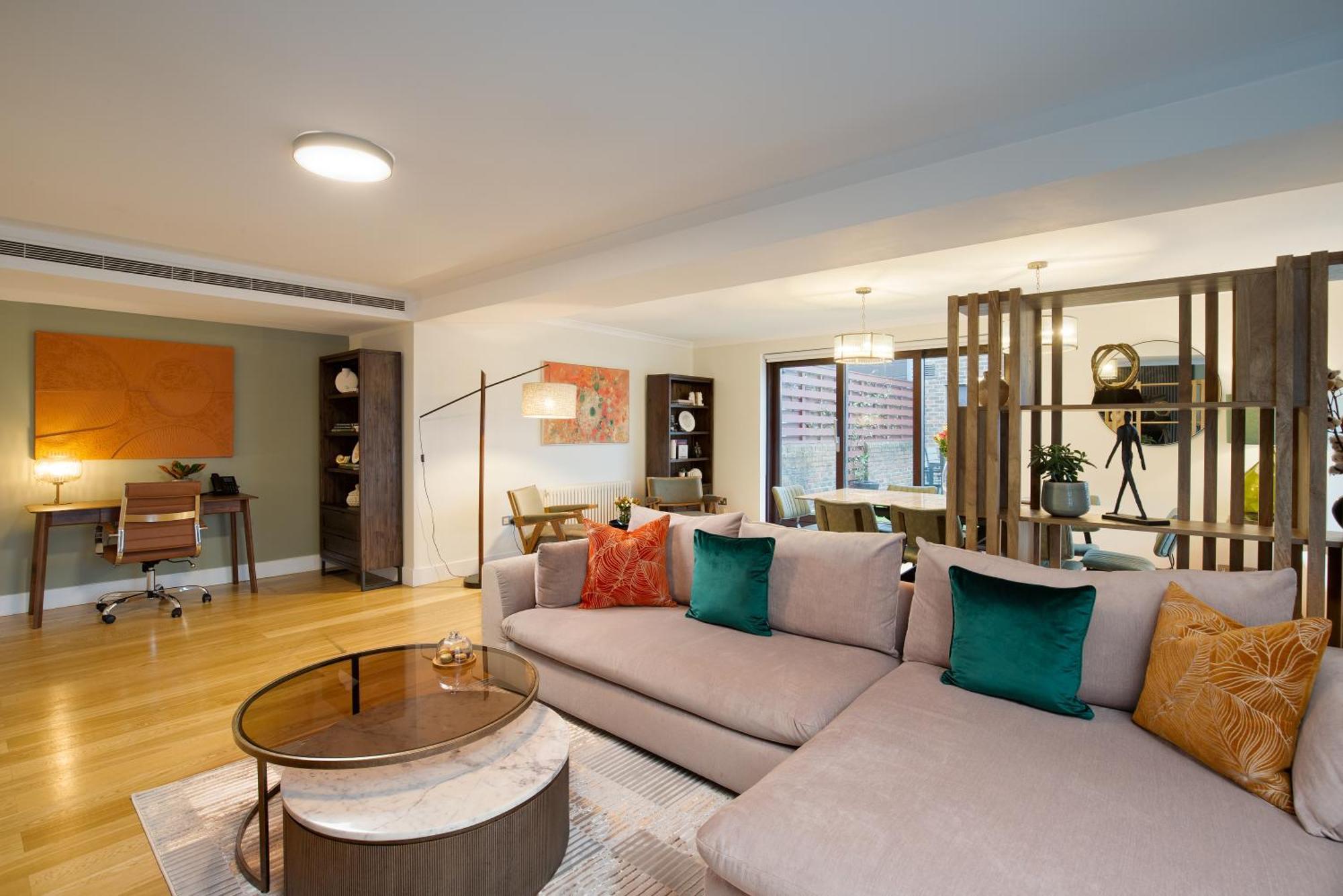Monarch House - Serviced - Kensington Apartment
