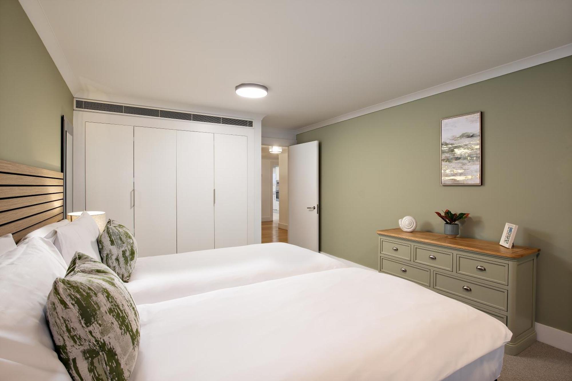 Monarch House - Serviced - Kensington Apartment