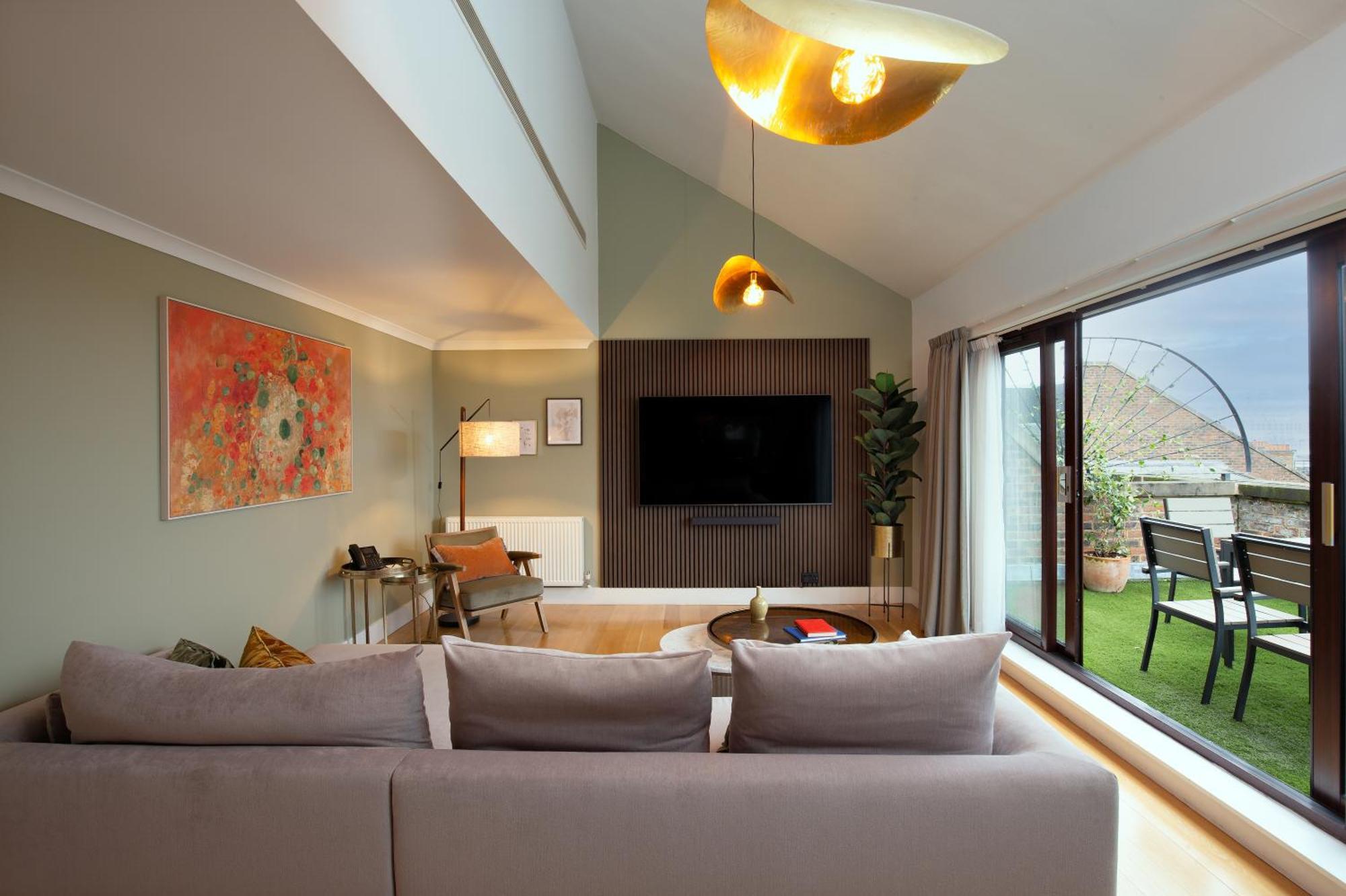 Monarch House - Serviced - Kensington Apartment London