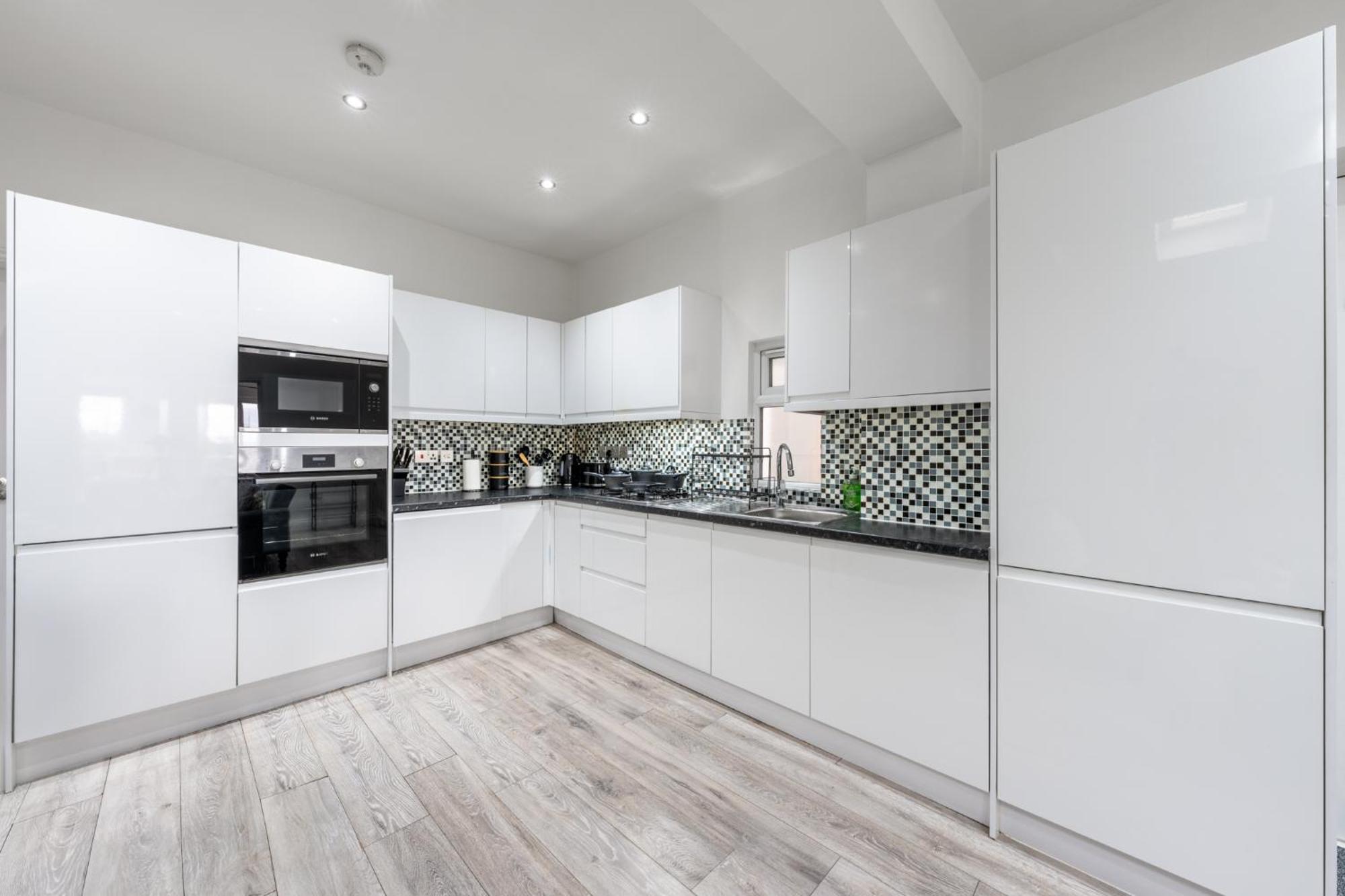 Spacious & Comfortable 3-bedroom Retreat In Nw10 * London