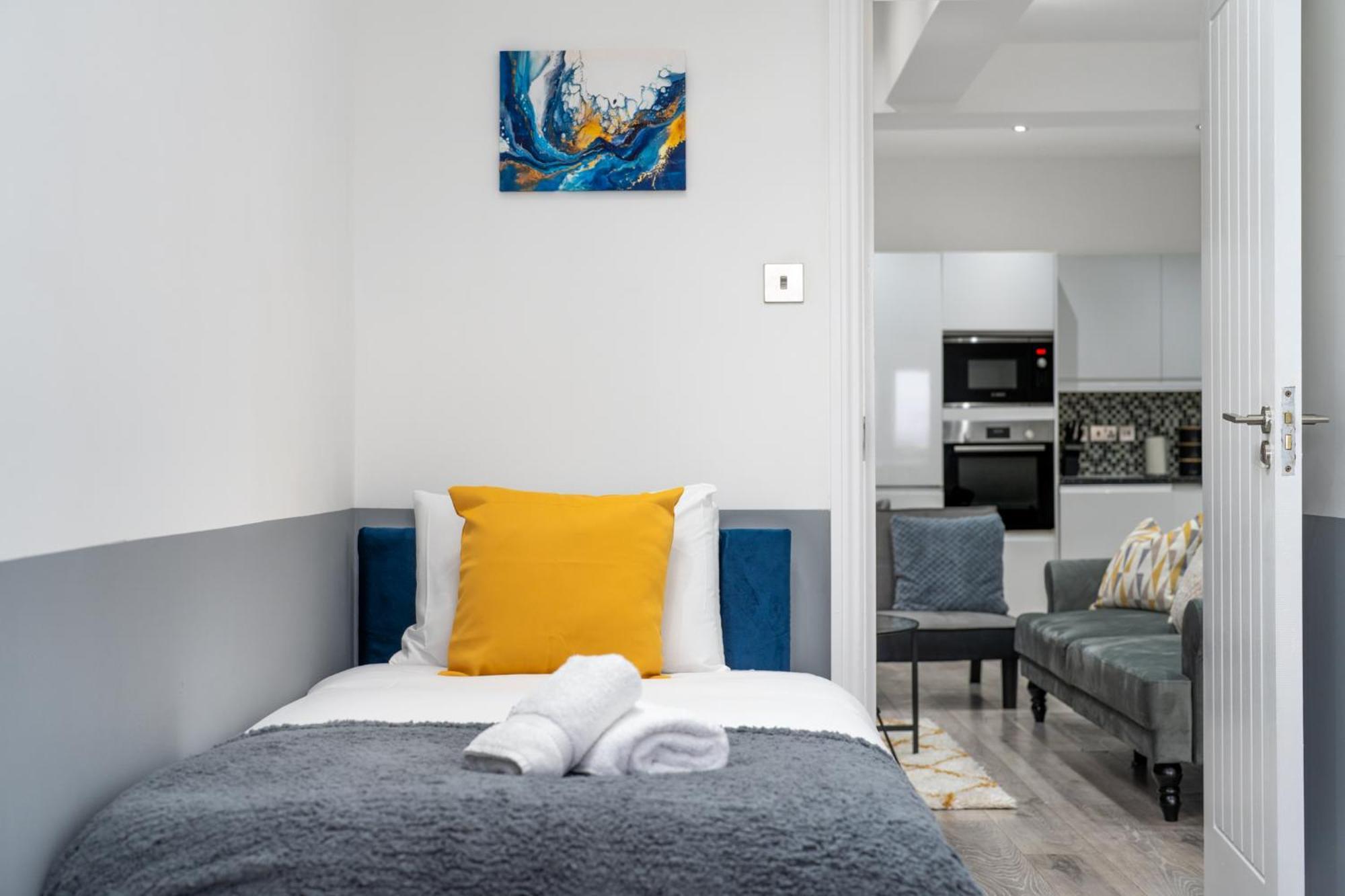 Holiday home Spacious & Comfortable 3-bedroom Retreat In Nw10