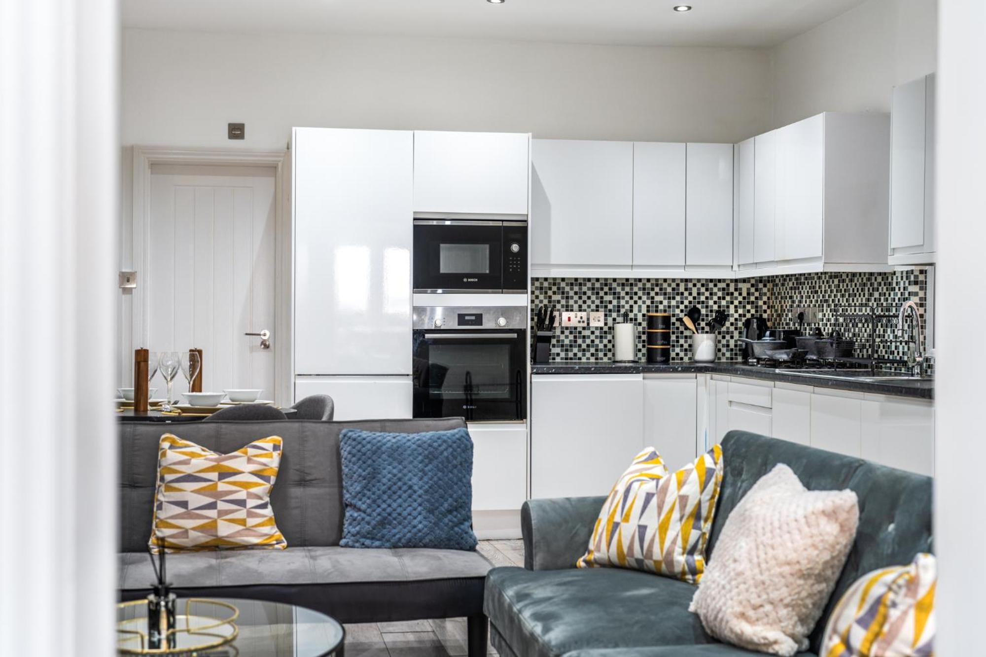 Holiday home Spacious & Comfortable 3-bedroom Retreat In Nw10