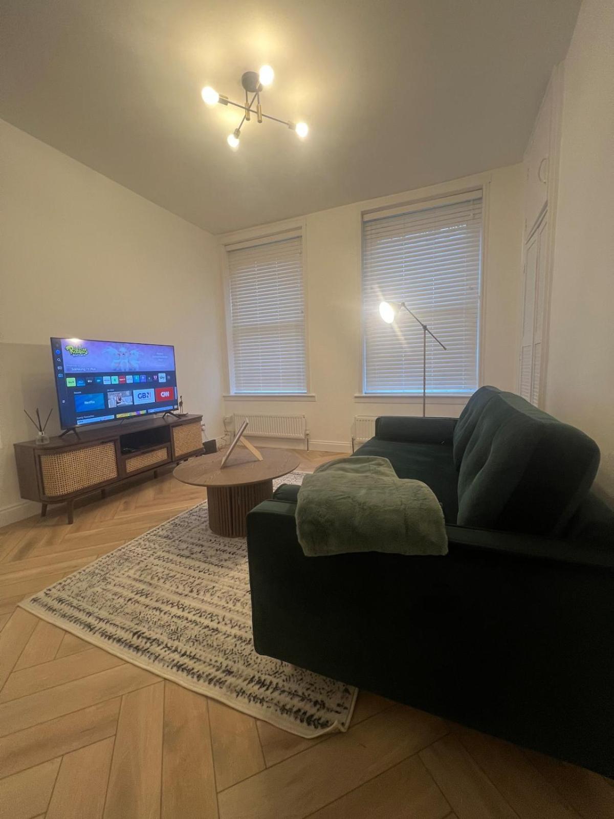 Cosy One Bedroom Flat In Newcross * London